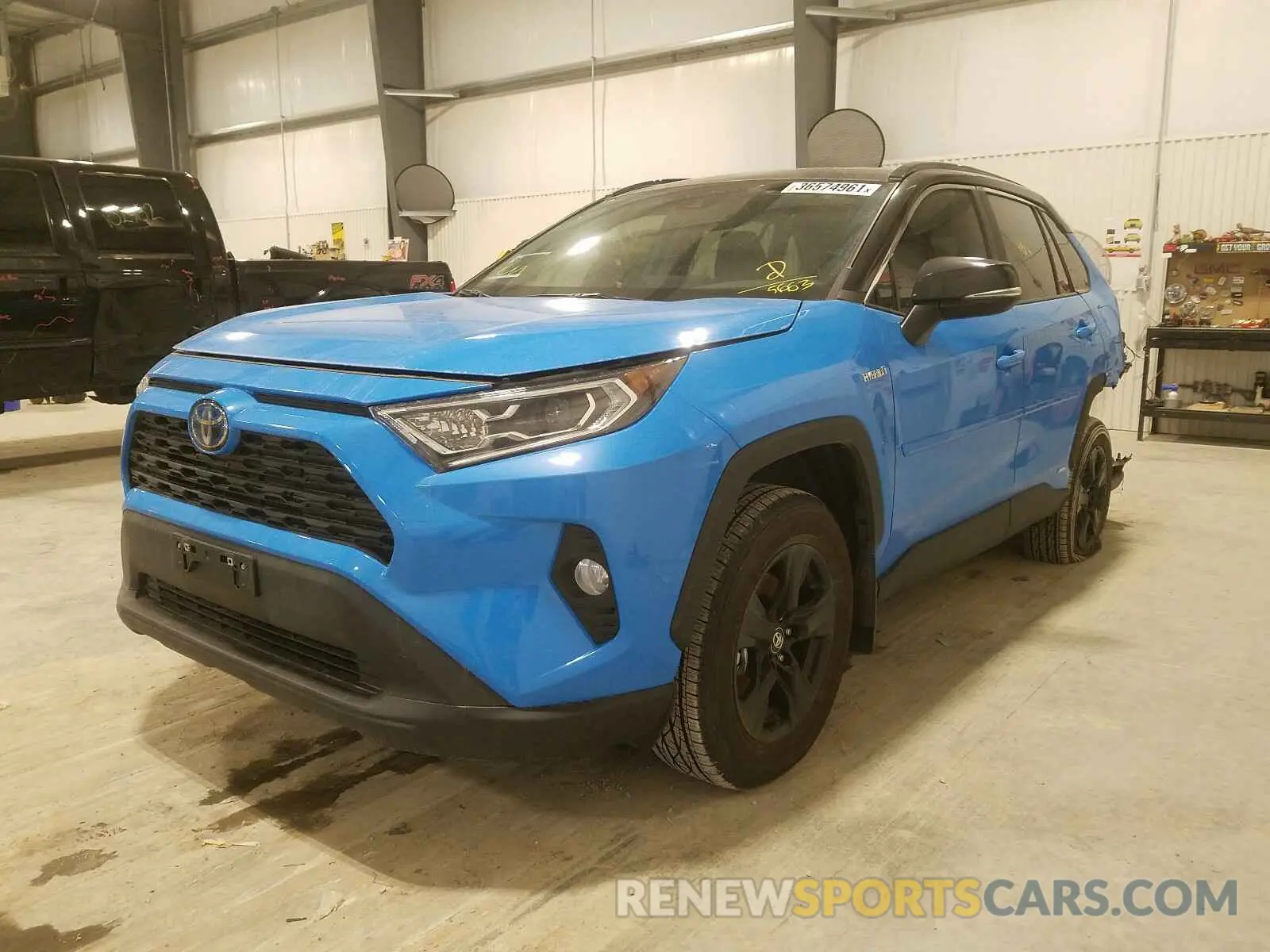 2 Photograph of a damaged car 2T3R6RFV7MW005663 TOYOTA RAV4 2021