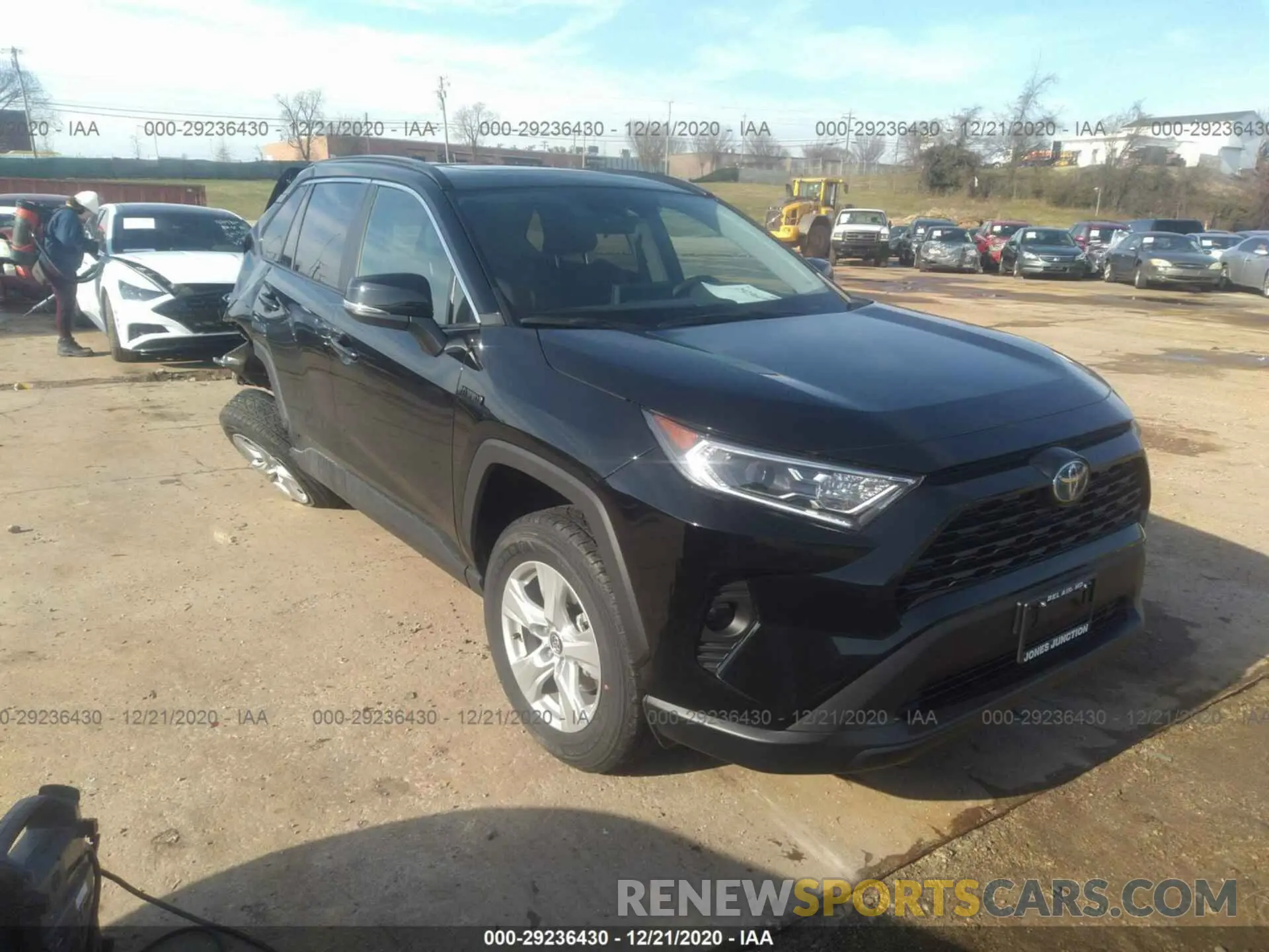 1 Photograph of a damaged car 2T3R6RFV8MW006790 TOYOTA RAV4 2021