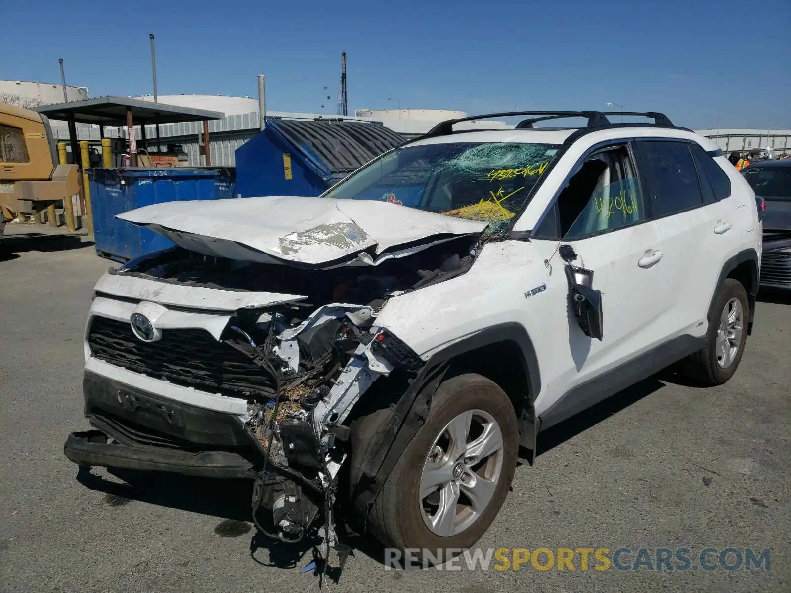 2 Photograph of a damaged car 2T3R6RFV9MW004577 TOYOTA RAV4 2021