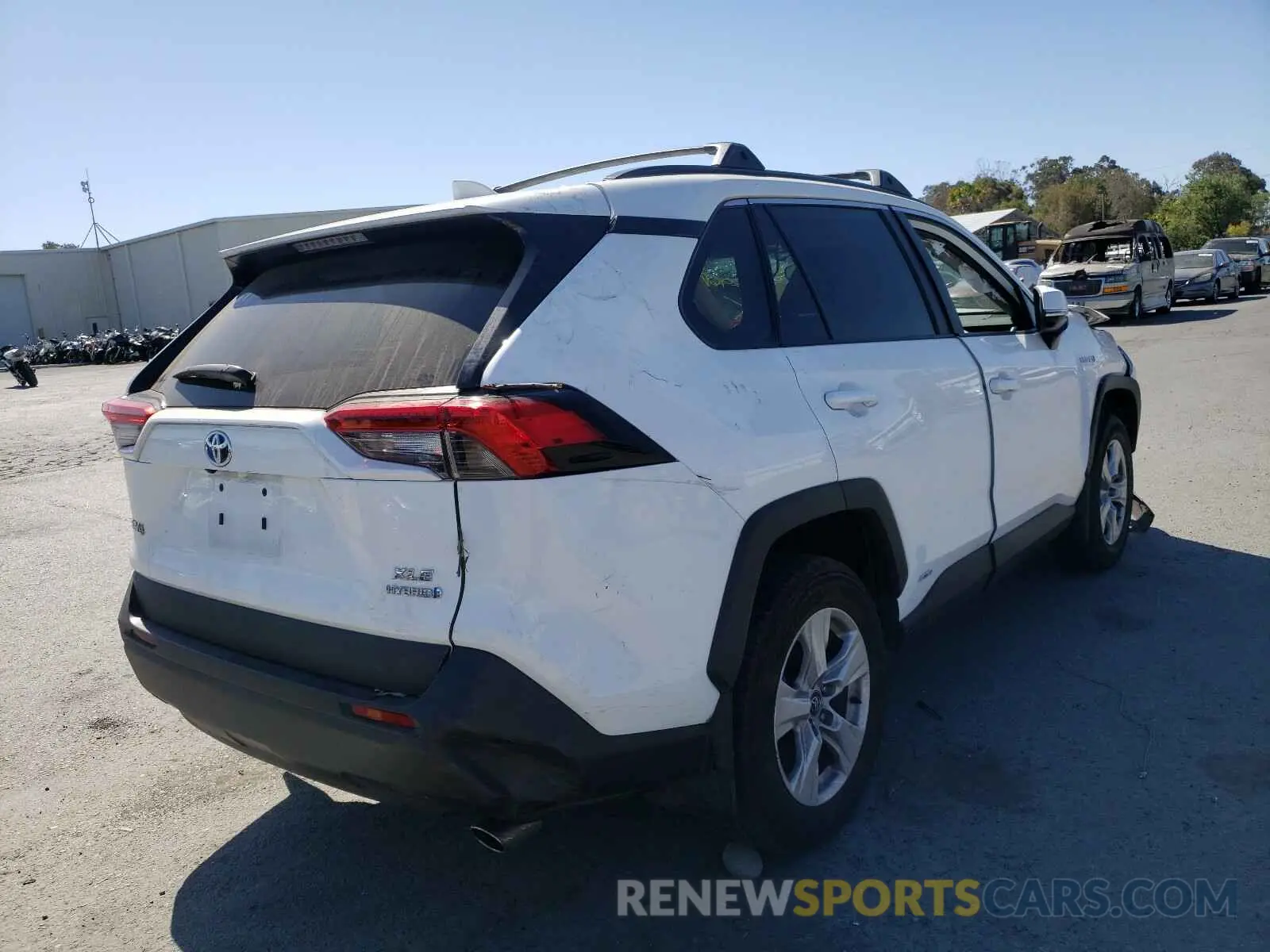 4 Photograph of a damaged car 2T3R6RFV9MW004577 TOYOTA RAV4 2021
