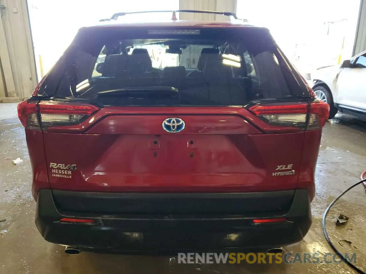 6 Photograph of a damaged car 2T3RWRFV2MW126651 TOYOTA RAV4 2021