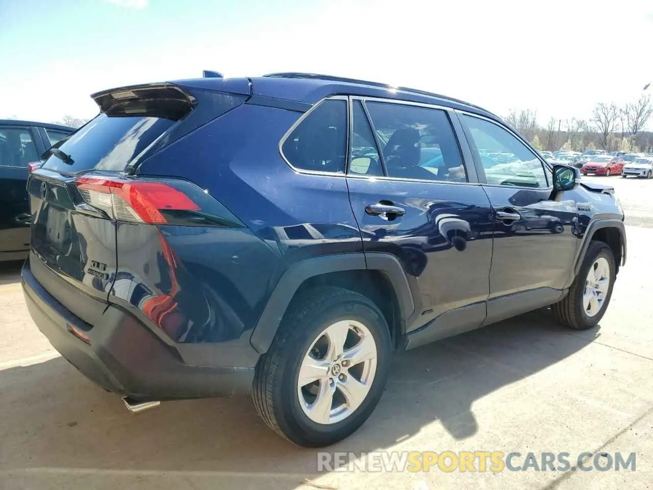 3 Photograph of a damaged car 2T3RWRFV4MW125596 TOYOTA RAV4 2021
