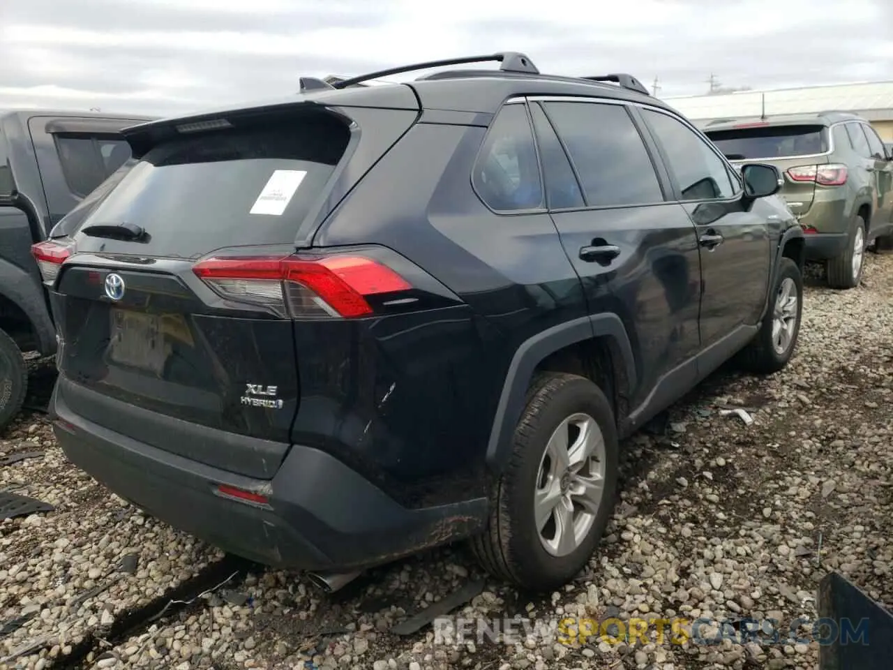 4 Photograph of a damaged car 2T3RWRFV5MW109777 TOYOTA RAV4 2021