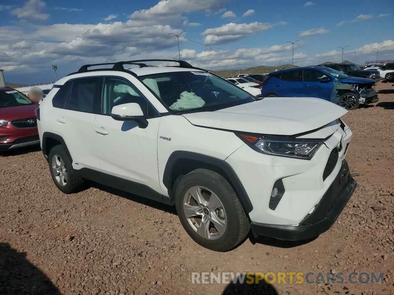 4 Photograph of a damaged car 2T3RWRFV9MW115999 TOYOTA RAV4 2021