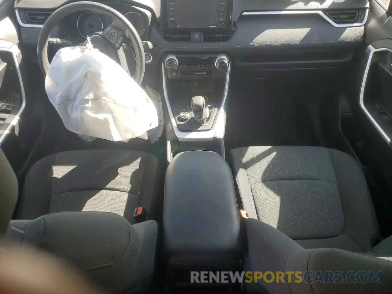8 Photograph of a damaged car 2T3RWRFV9MW115999 TOYOTA RAV4 2021