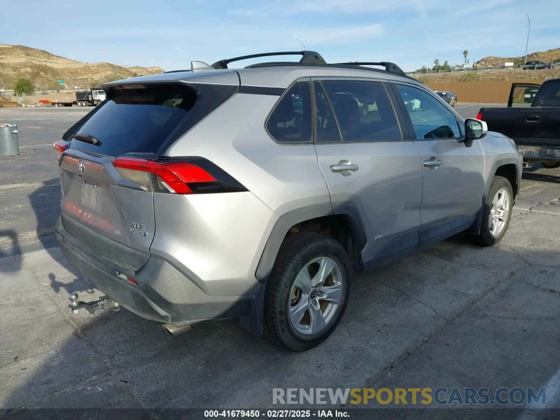 4 Photograph of a damaged car 2T3RWRFVXMW118877 TOYOTA RAV4 2021