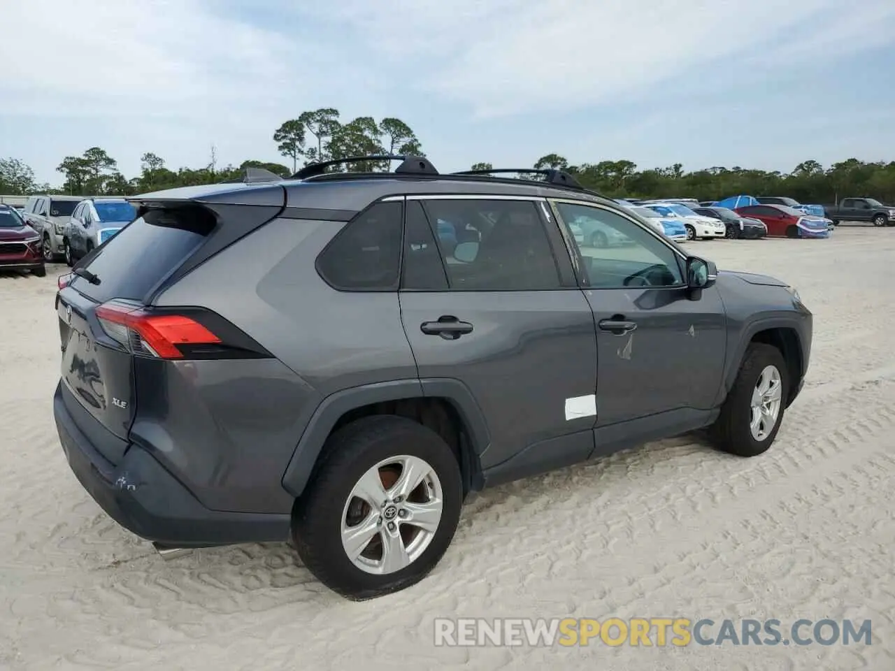 3 Photograph of a damaged car 2T3W1RFV0MC135058 TOYOTA RAV4 2021
