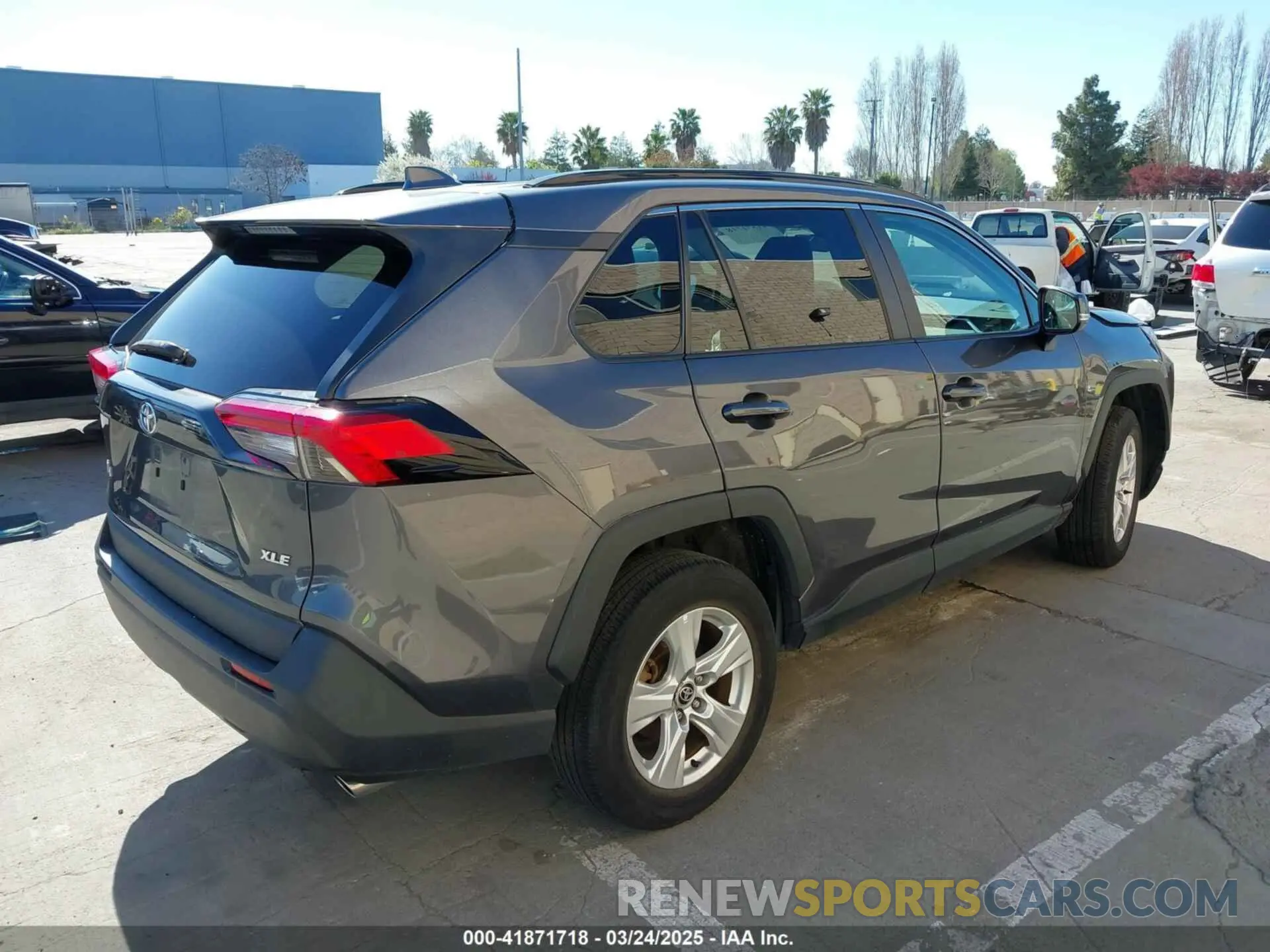 4 Фотография поврежденного автомобиля 2T3W1RFV0MC152913 TOYOTA RAV4 2021