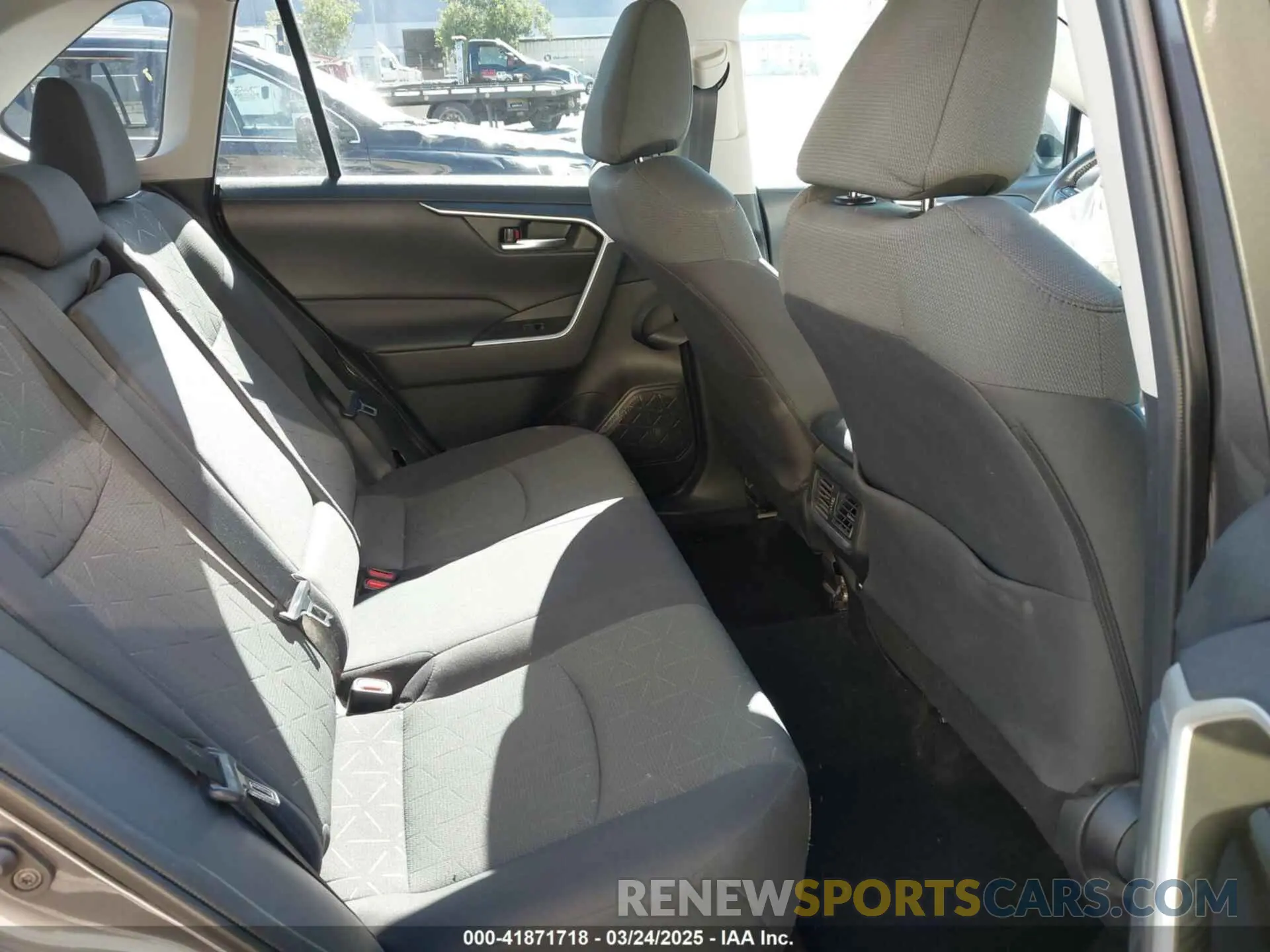 8 Фотография поврежденного автомобиля 2T3W1RFV0MC152913 TOYOTA RAV4 2021