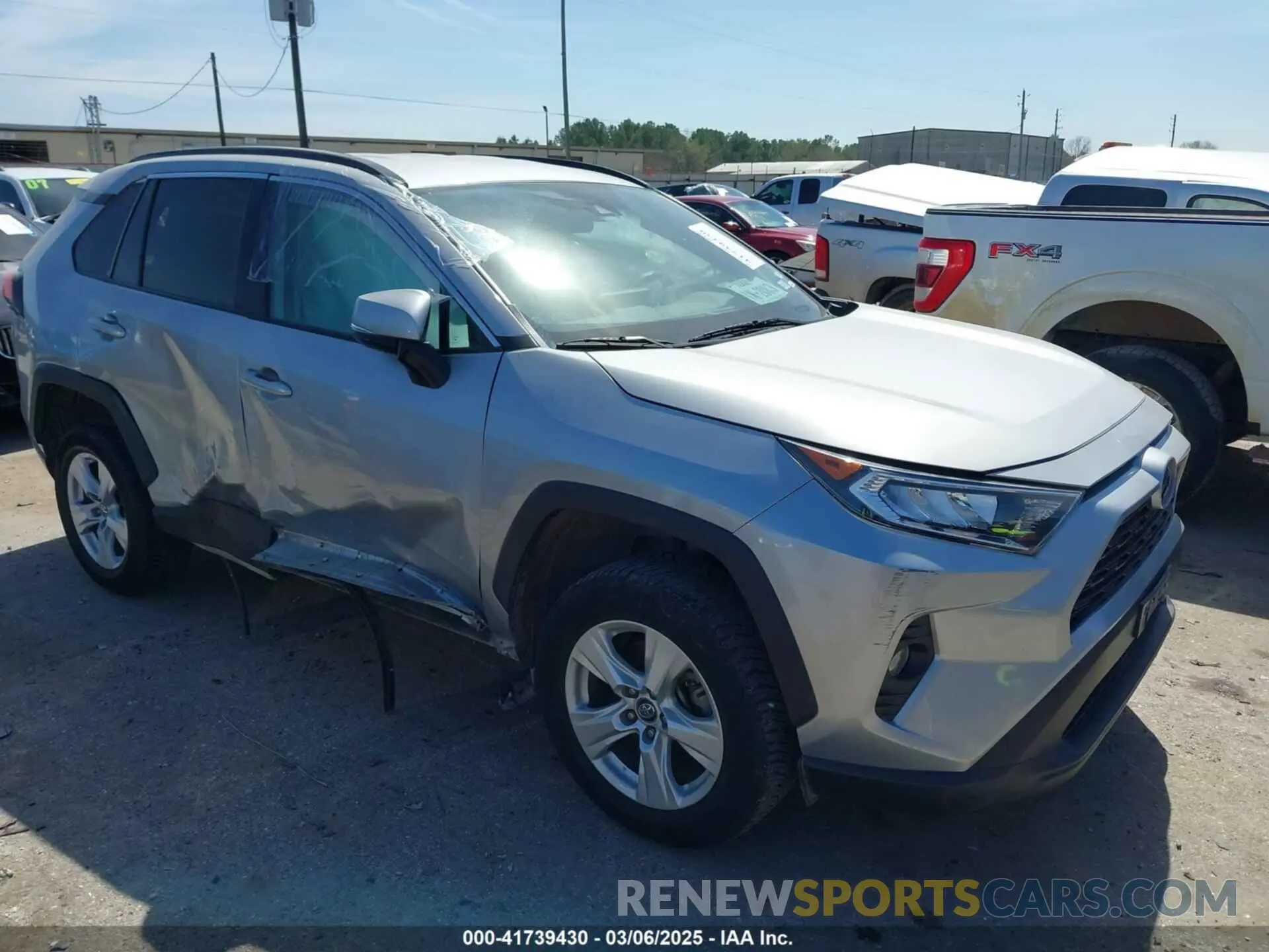 1 Photograph of a damaged car 2T3W1RFV0MW104858 TOYOTA RAV4 2021