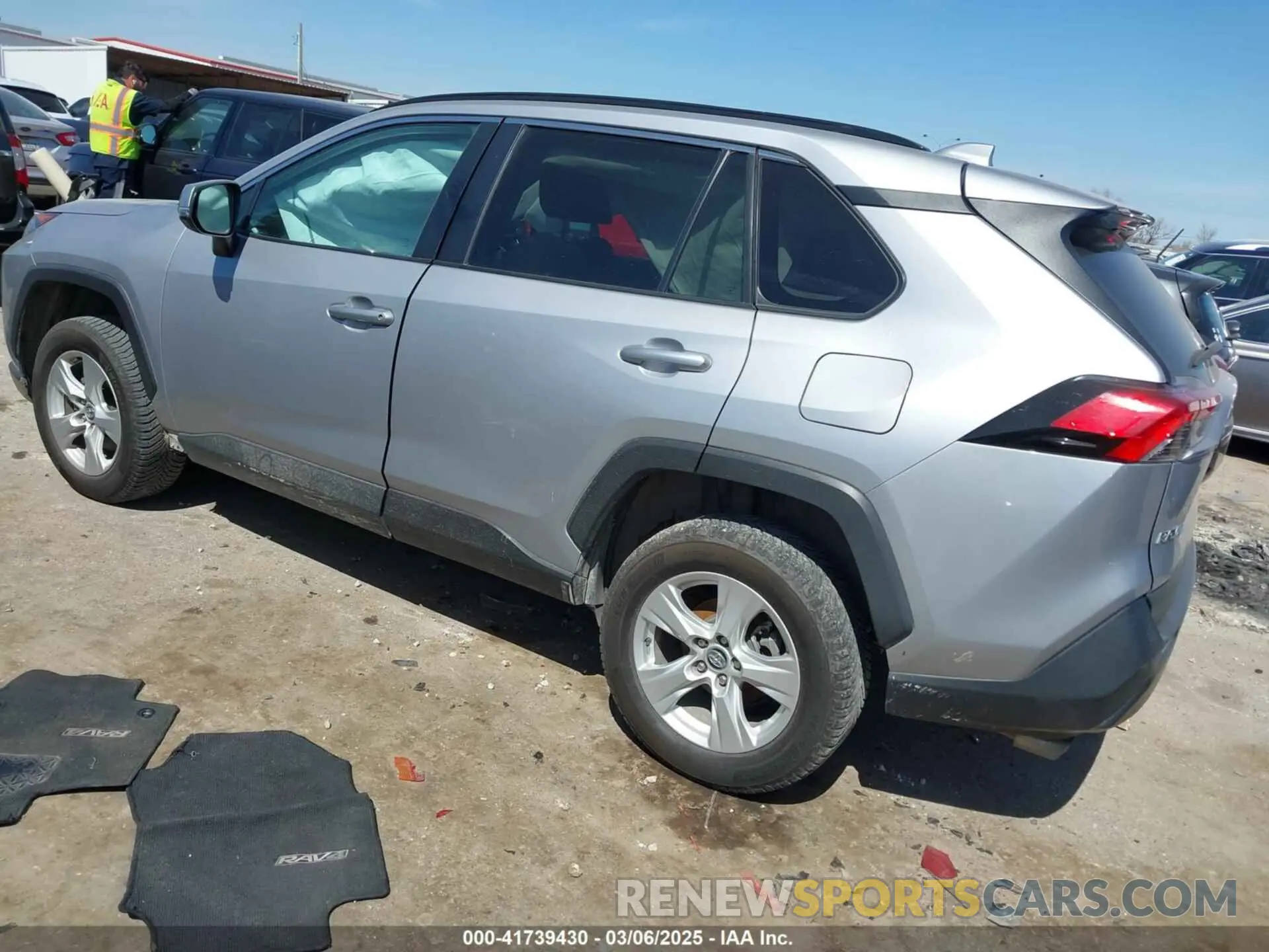 3 Photograph of a damaged car 2T3W1RFV0MW104858 TOYOTA RAV4 2021