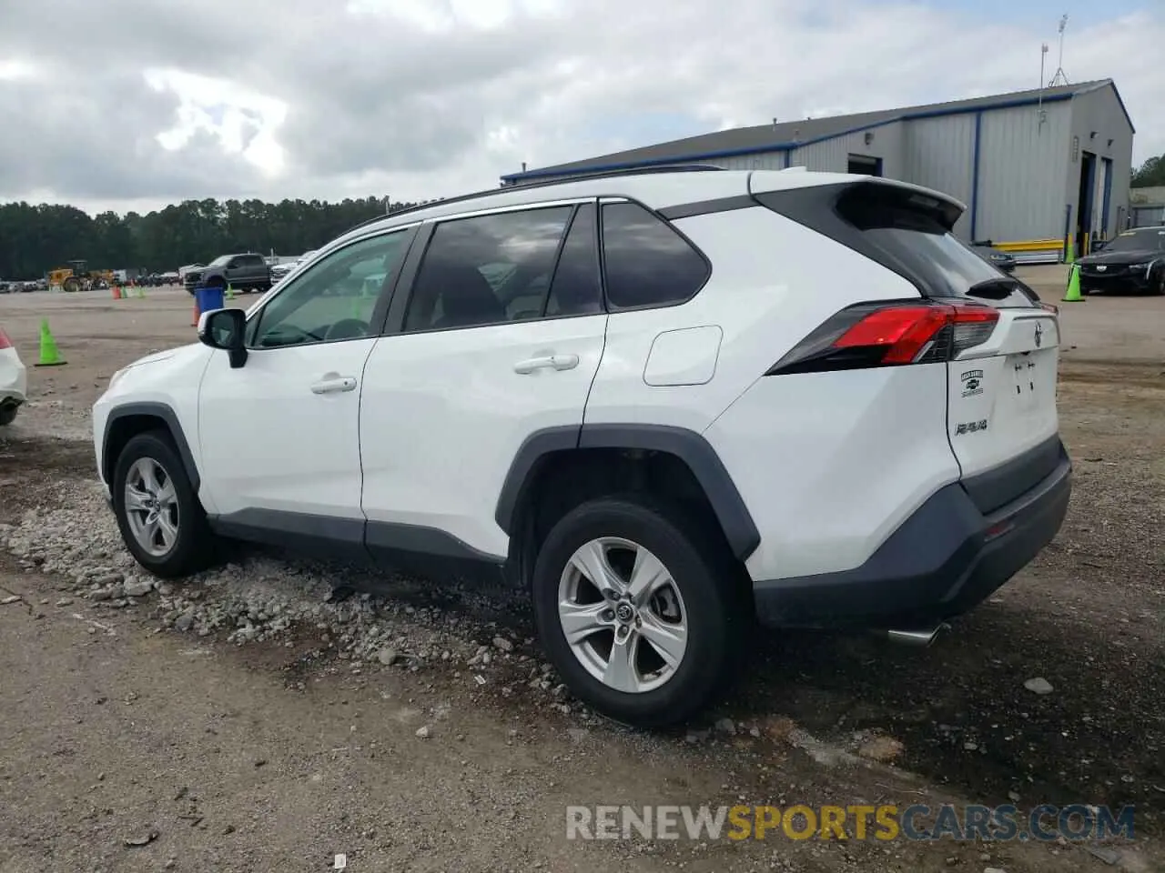 2 Photograph of a damaged car 2T3W1RFV0MW116041 TOYOTA RAV4 2021