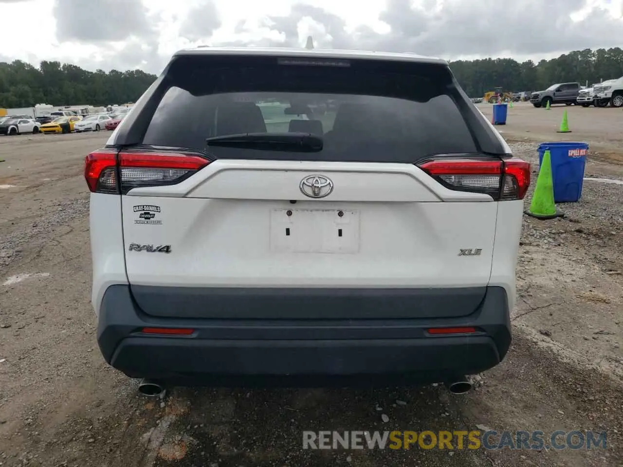 6 Photograph of a damaged car 2T3W1RFV0MW116041 TOYOTA RAV4 2021
