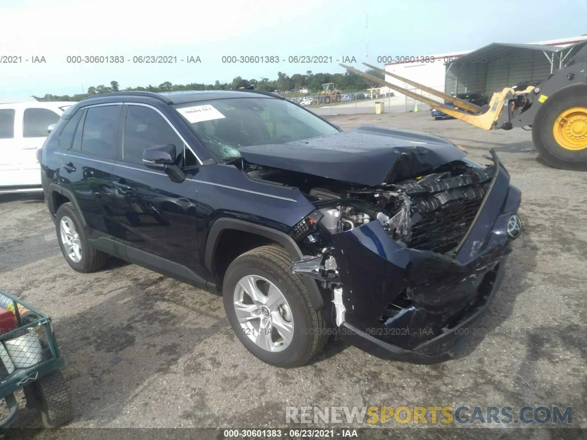 1 Photograph of a damaged car 2T3W1RFV0MW121210 TOYOTA RAV4 2021