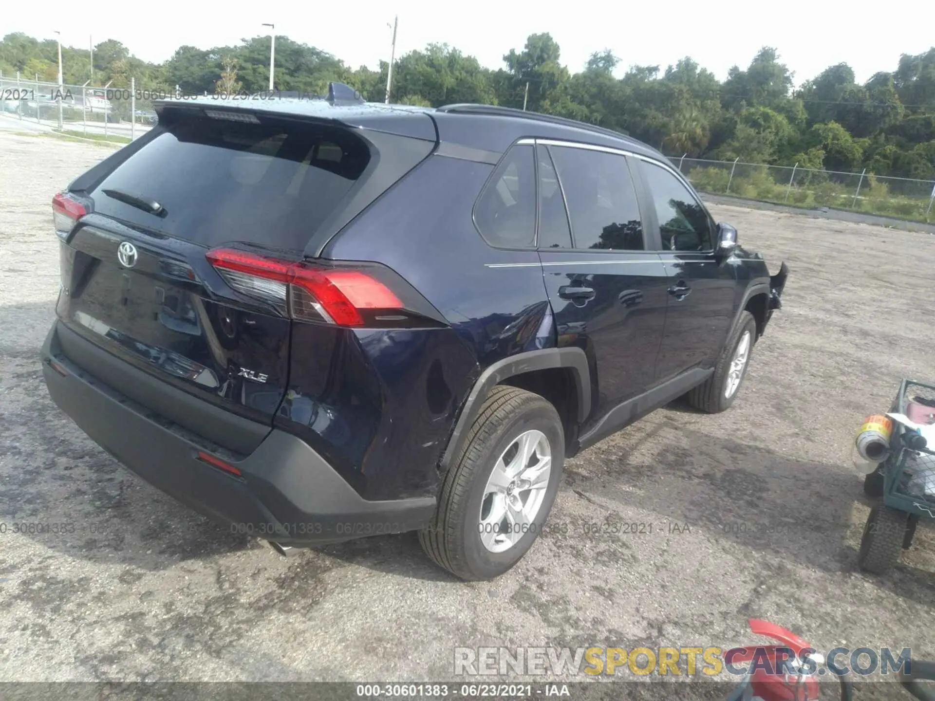 4 Photograph of a damaged car 2T3W1RFV0MW121210 TOYOTA RAV4 2021