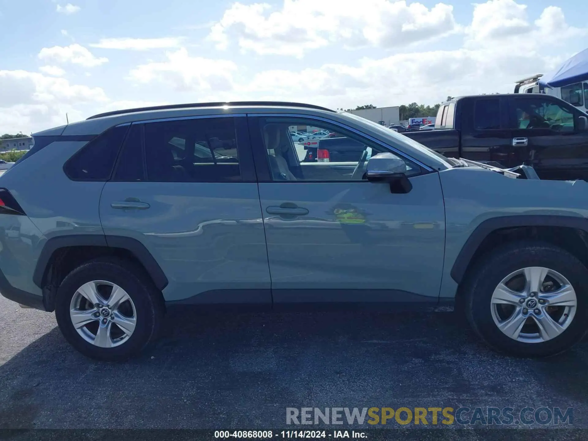 14 Photograph of a damaged car 2T3W1RFV0MW123376 TOYOTA RAV4 2021