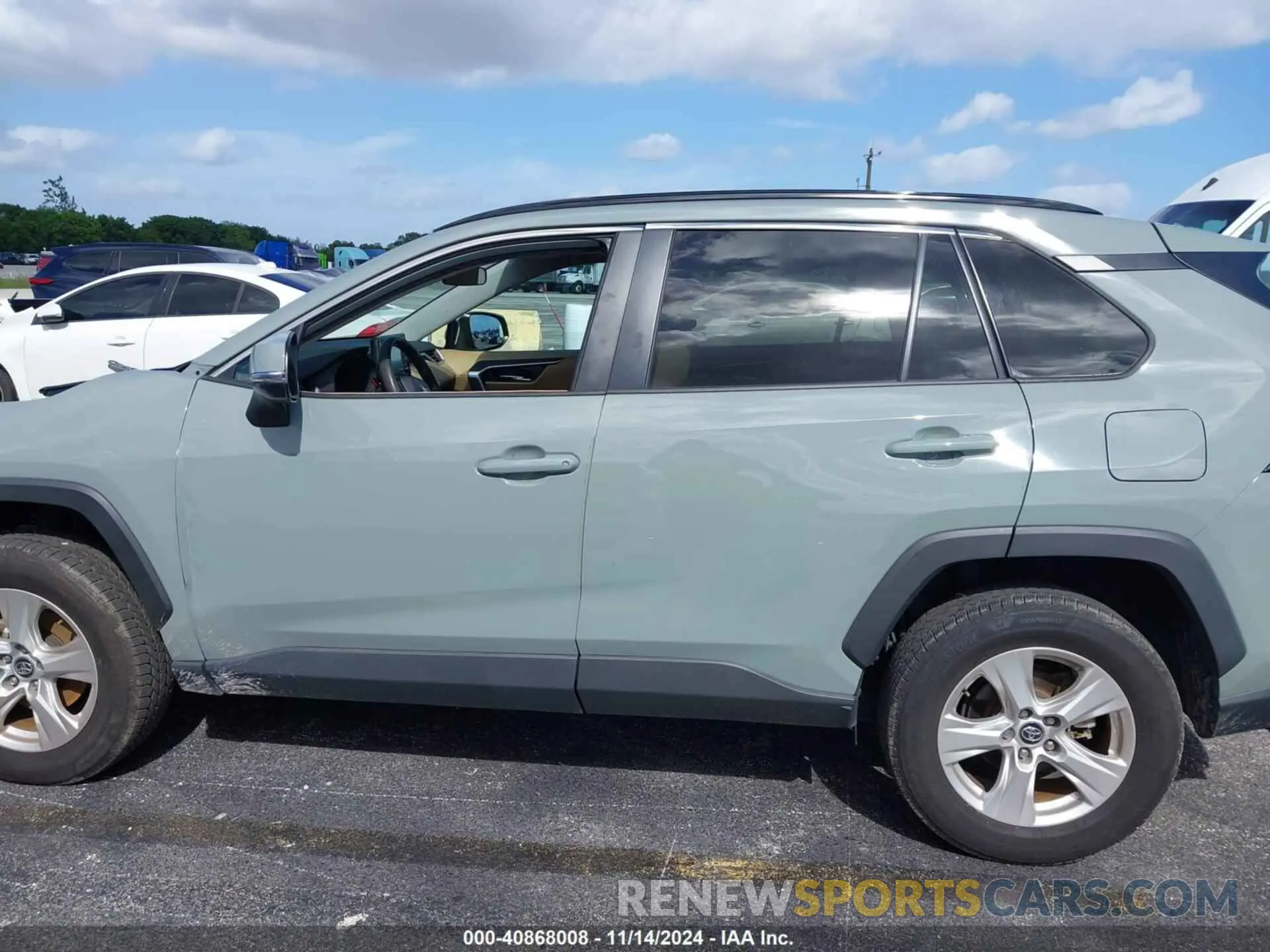 15 Photograph of a damaged car 2T3W1RFV0MW123376 TOYOTA RAV4 2021