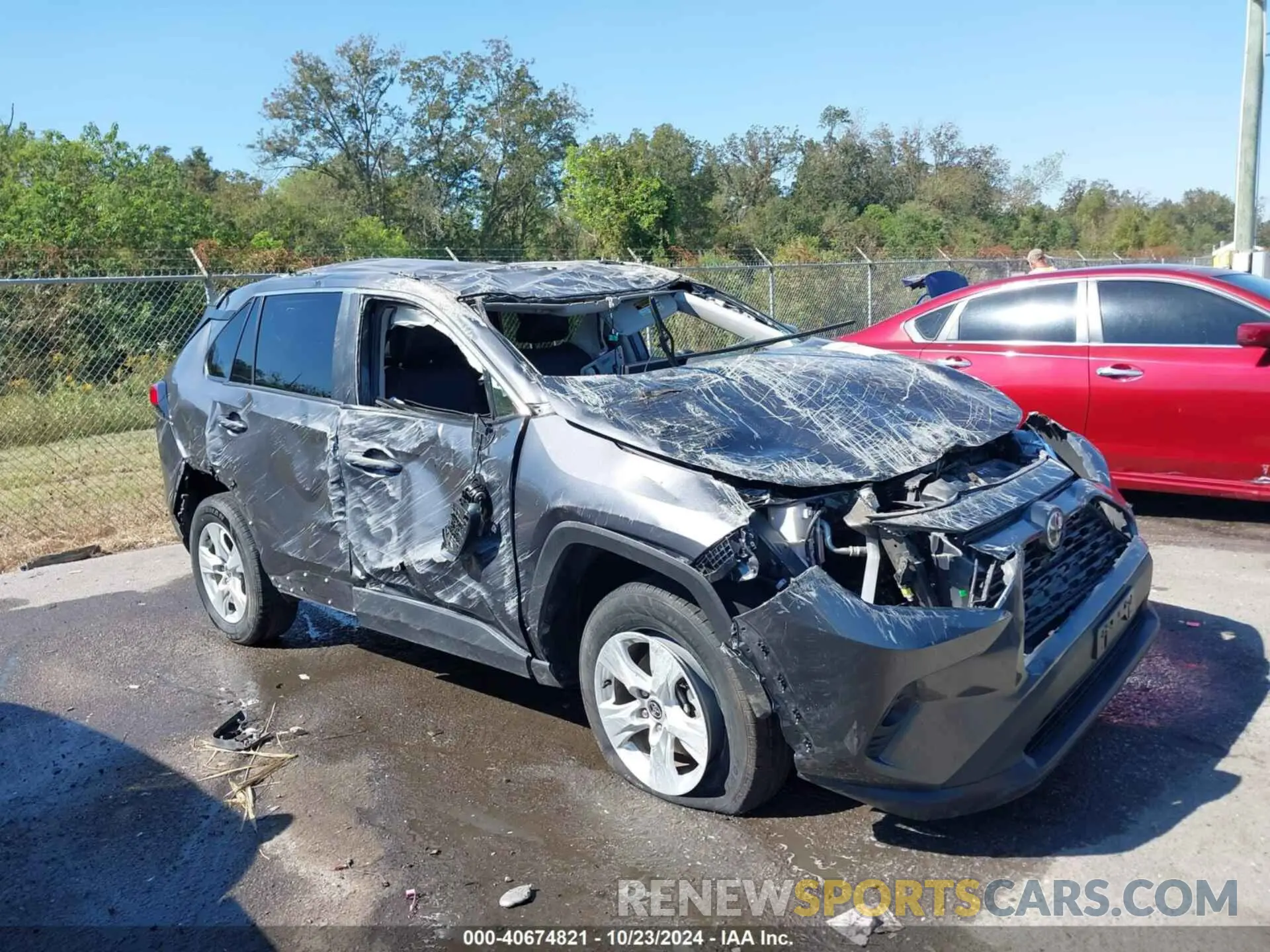 1 Photograph of a damaged car 2T3W1RFV0MW126066 TOYOTA RAV4 2021