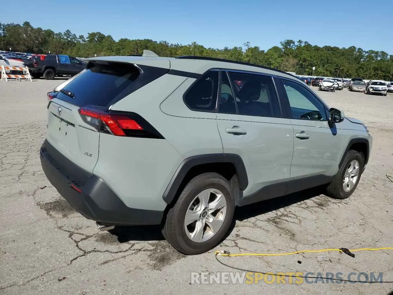 3 Photograph of a damaged car 2T3W1RFV0MW172304 TOYOTA RAV4 2021