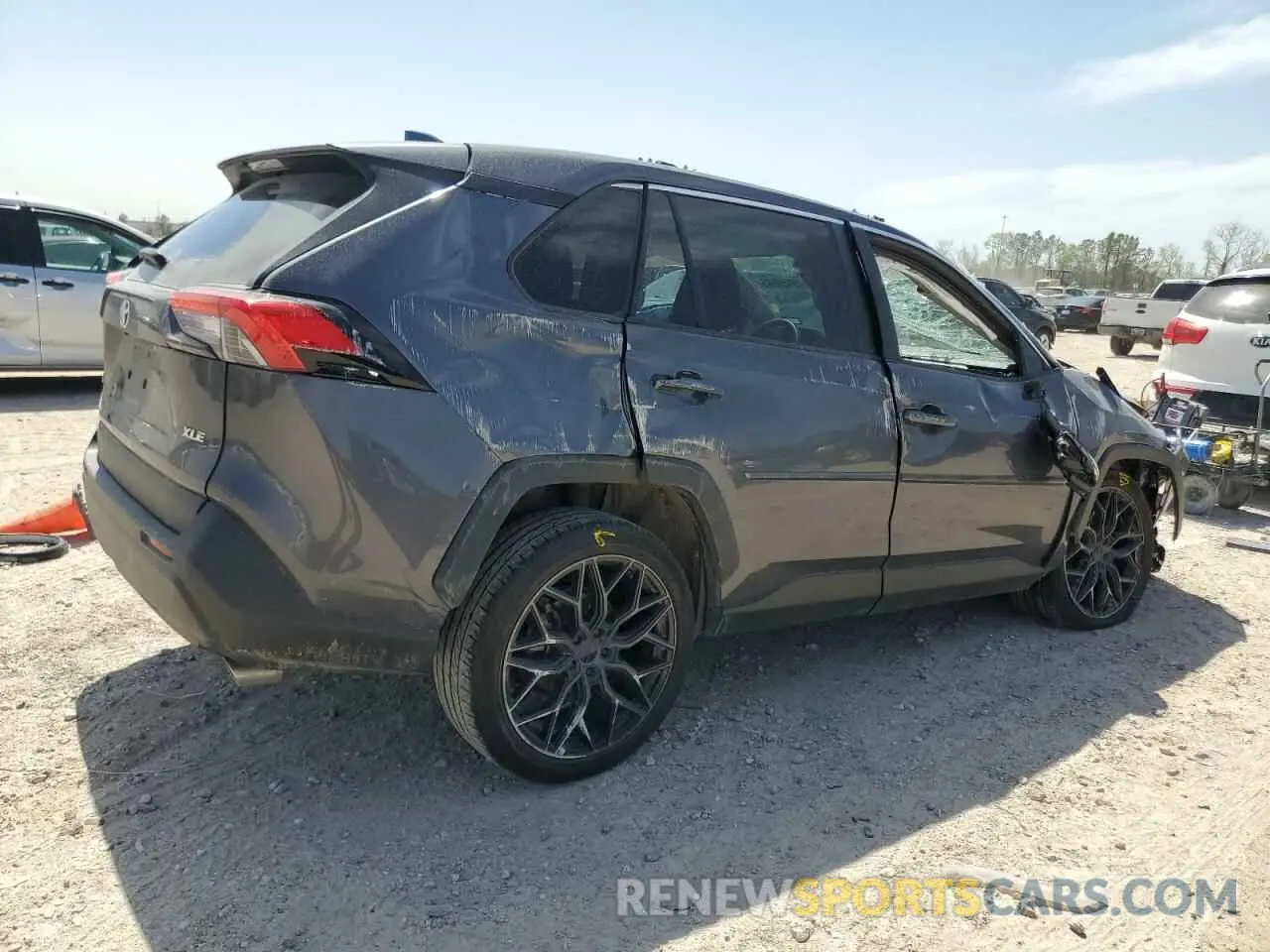 3 Фотография поврежденного автомобиля 2T3W1RFV0MW183268 TOYOTA RAV4 2021