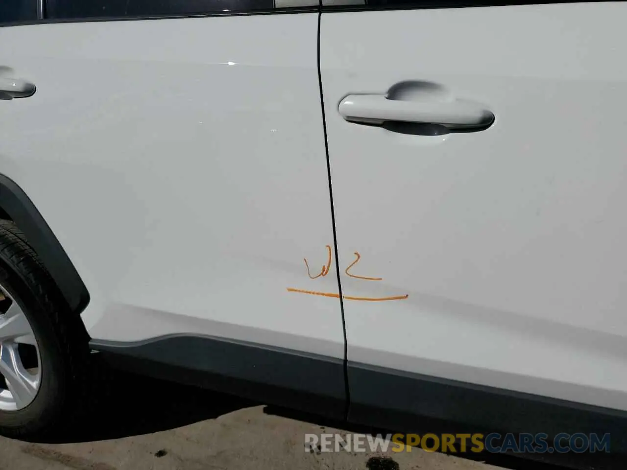 9 Photograph of a damaged car 2T3W1RFV1MC106488 TOYOTA RAV4 2021