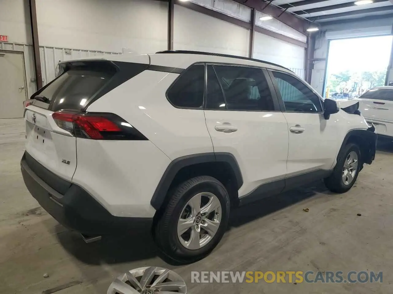 3 Фотография поврежденного автомобиля 2T3W1RFV1MC112159 TOYOTA RAV4 2021