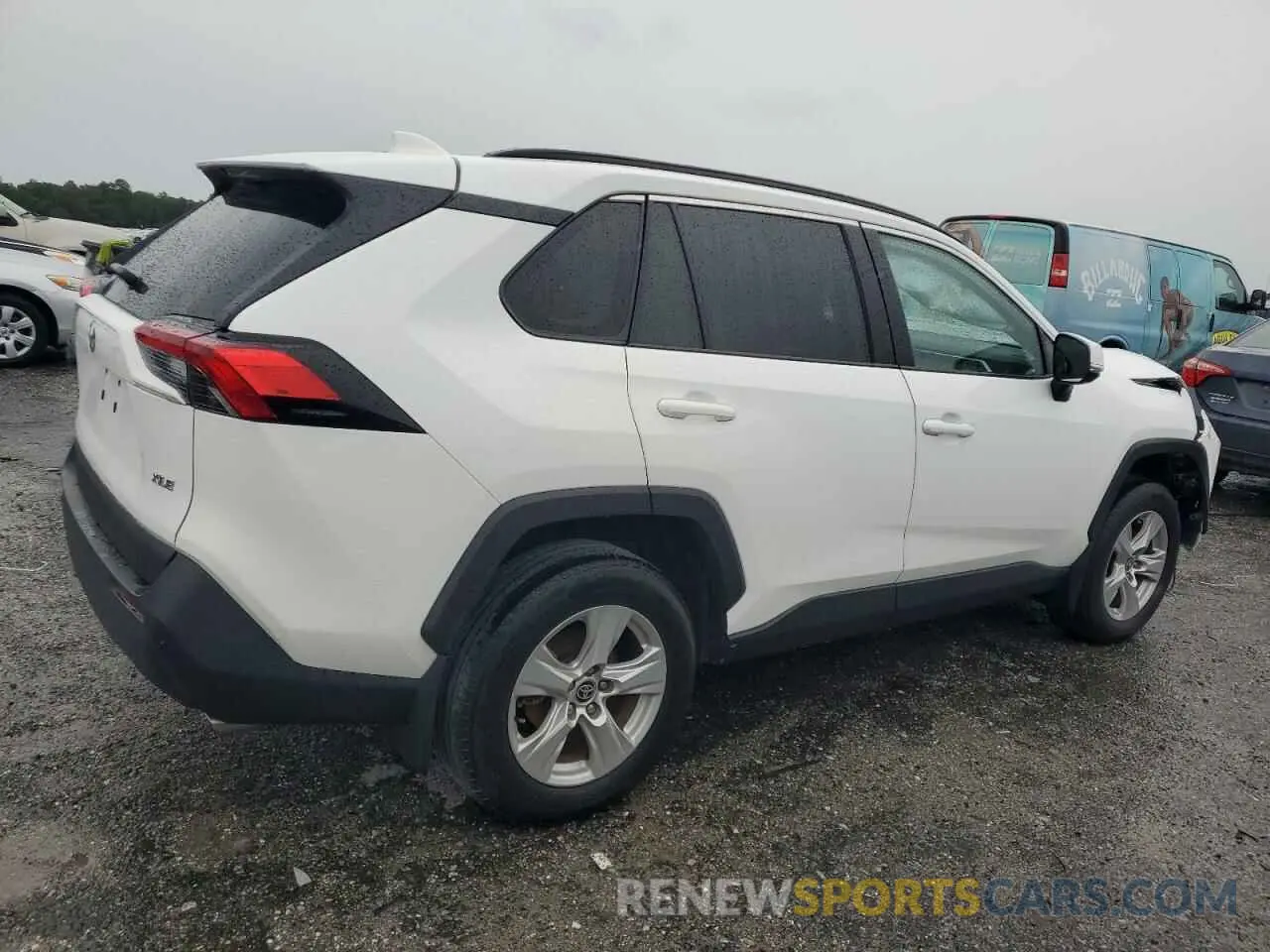 3 Photograph of a damaged car 2T3W1RFV1MC112405 TOYOTA RAV4 2021