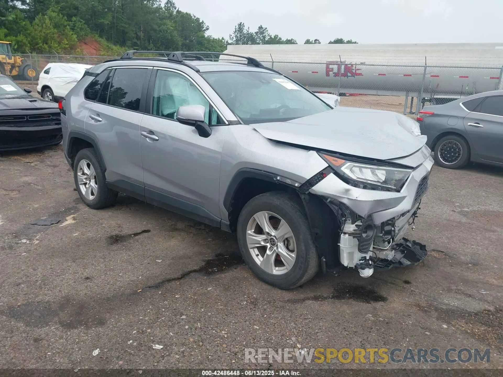 1 Photograph of a damaged car 2T3W1RFV1MC144190 TOYOTA RAV4 2021