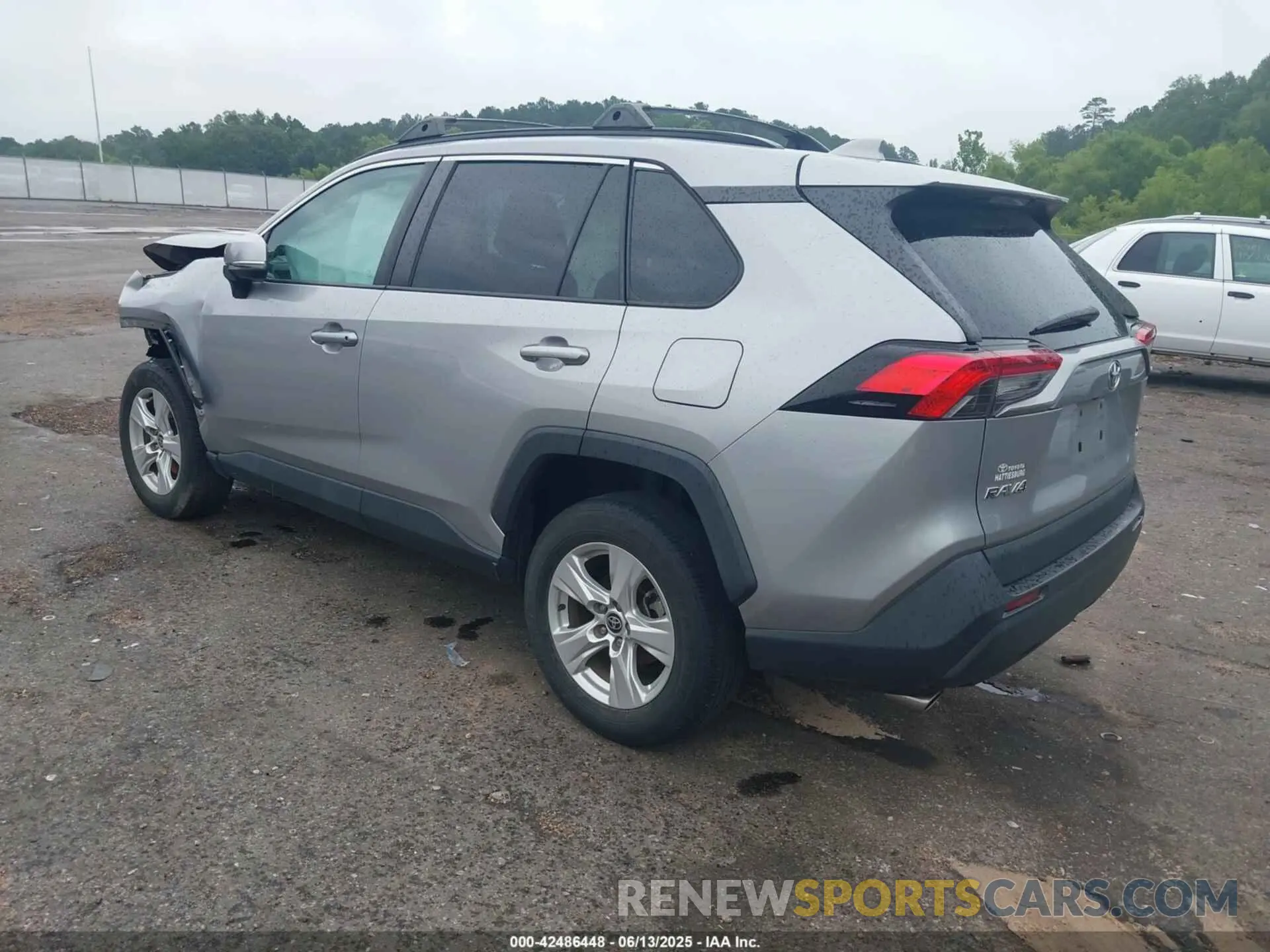 3 Photograph of a damaged car 2T3W1RFV1MC144190 TOYOTA RAV4 2021