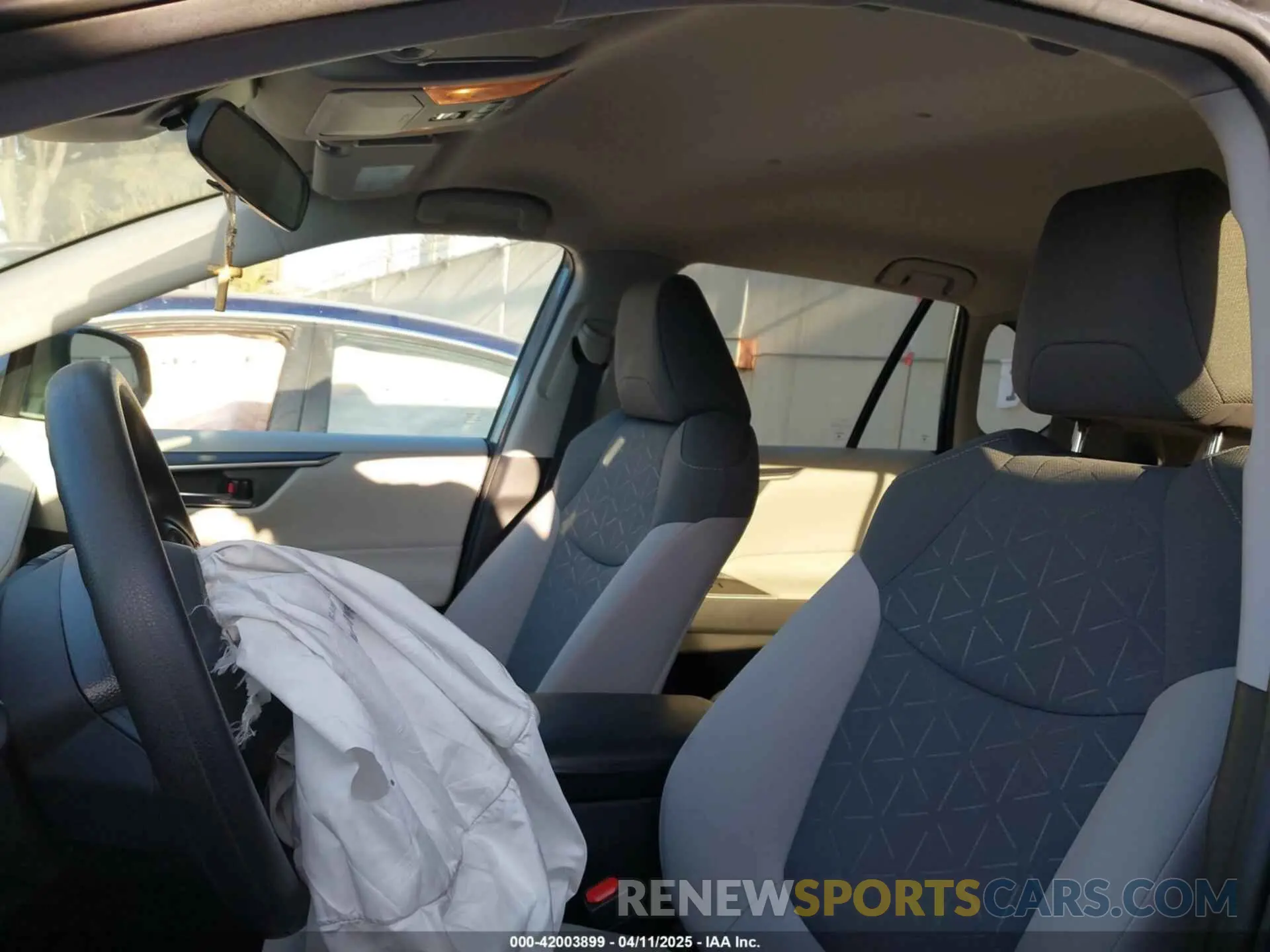20 Фотография поврежденного автомобиля 2T3W1RFV1MC158171 TOYOTA RAV4 2021