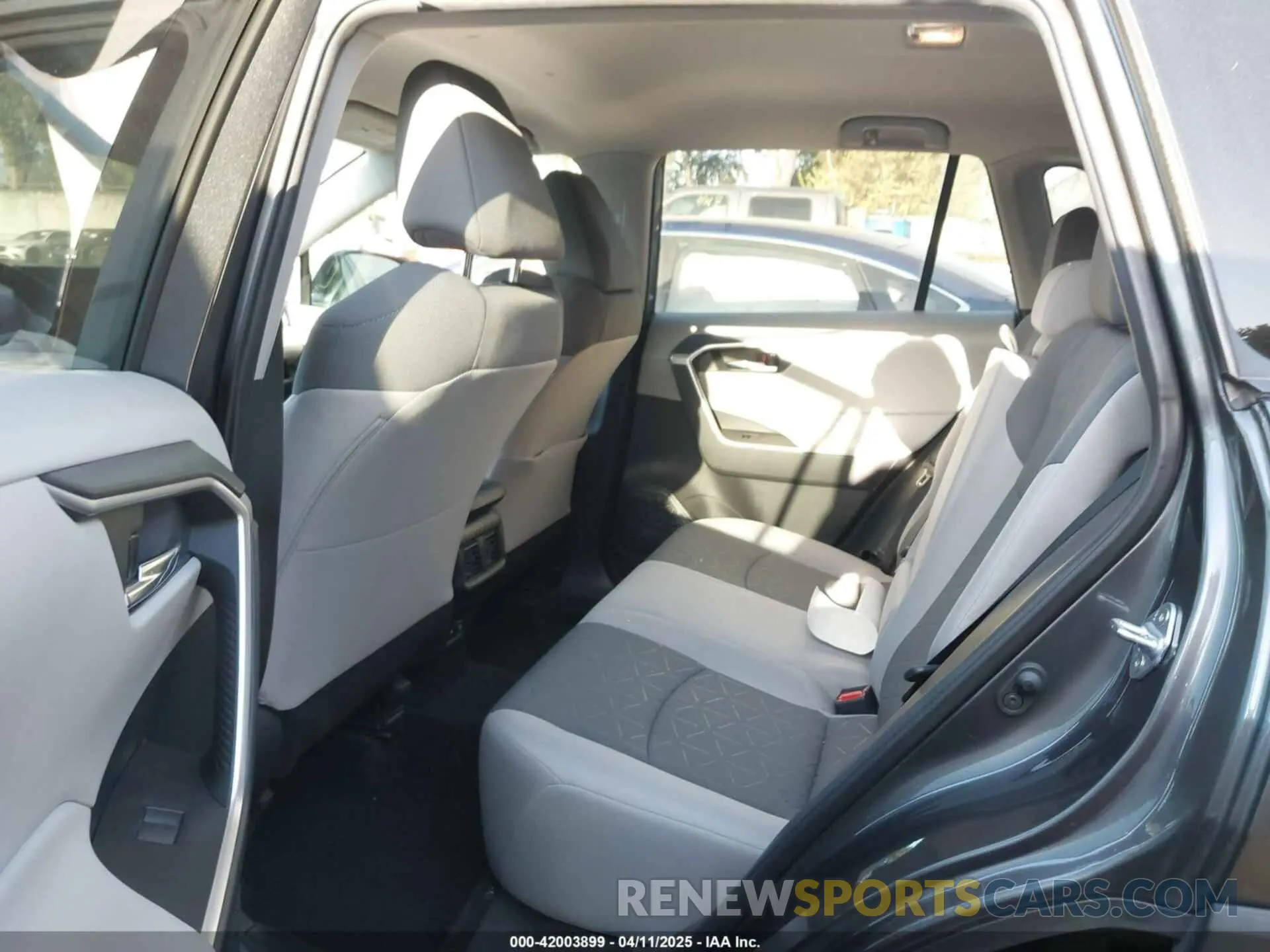 22 Фотография поврежденного автомобиля 2T3W1RFV1MC158171 TOYOTA RAV4 2021