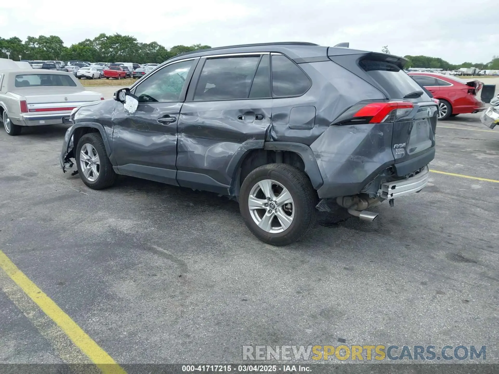 3 Photograph of a damaged car 2T3W1RFV1MC163810 TOYOTA RAV4 2021
