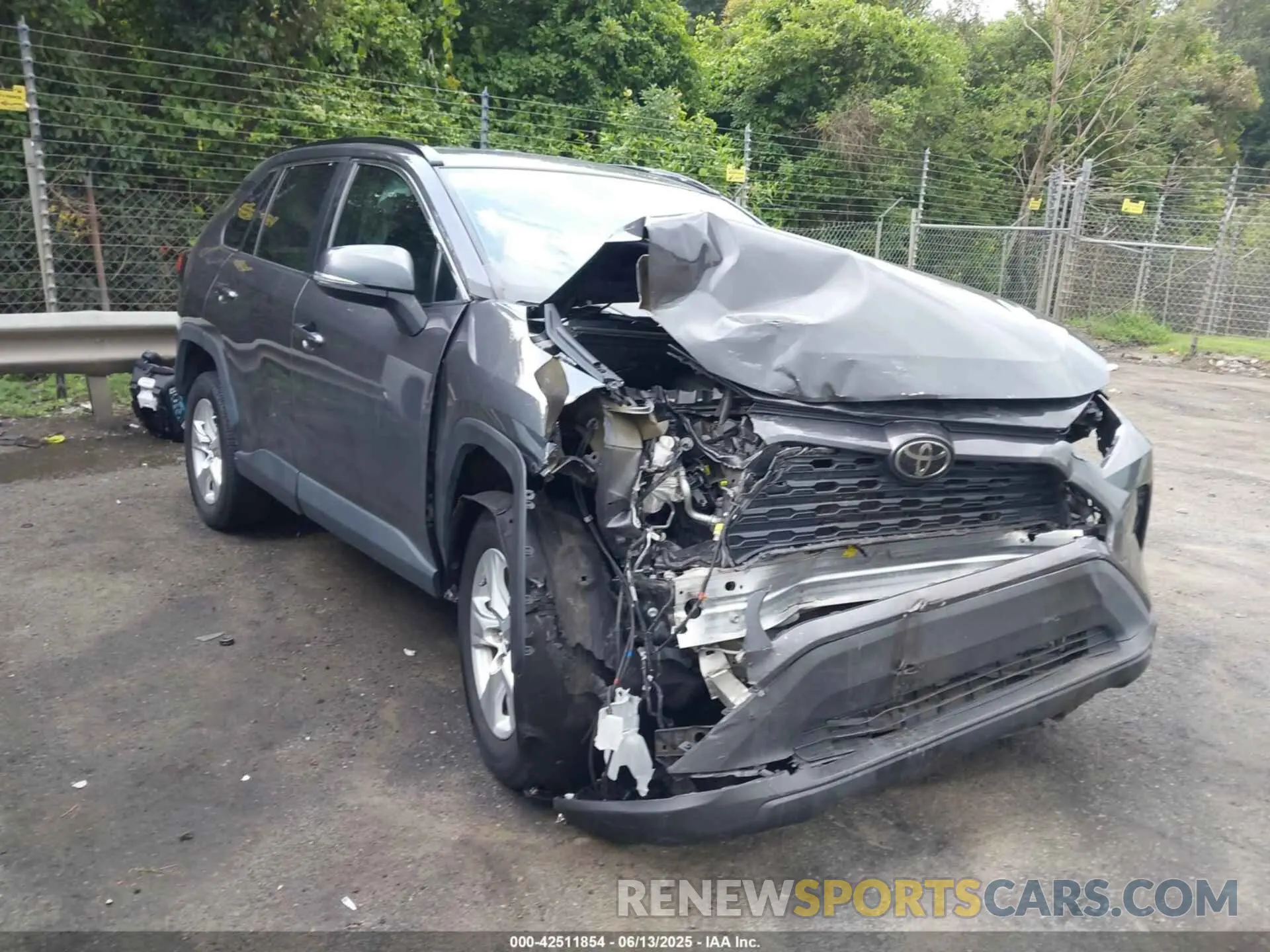 1 Фотография поврежденного автомобиля 2T3W1RFV1MW107168 TOYOTA RAV4 2021