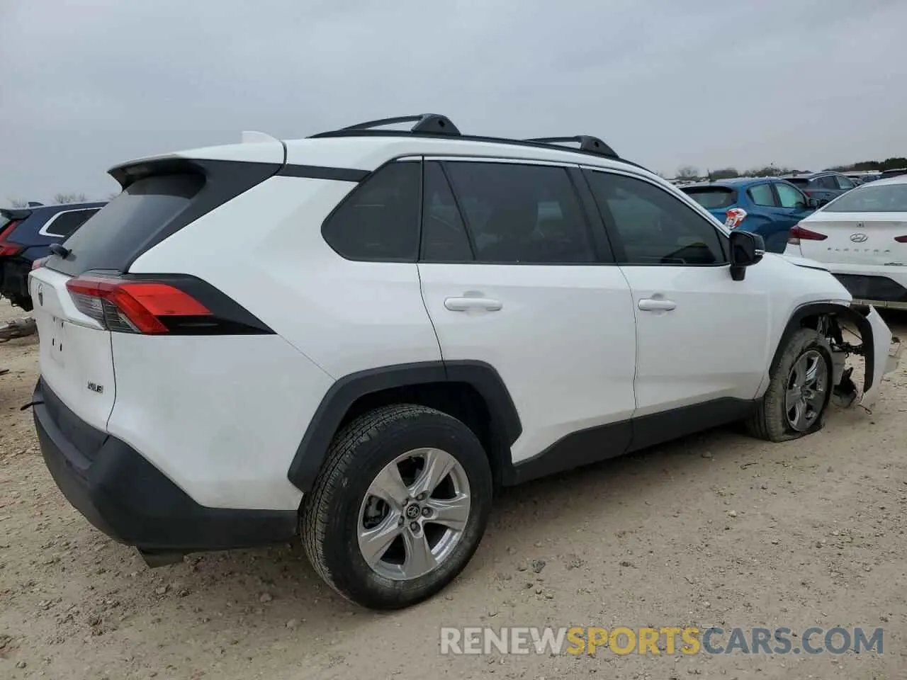3 Photograph of a damaged car 2T3W1RFV1MW109499 TOYOTA RAV4 2021