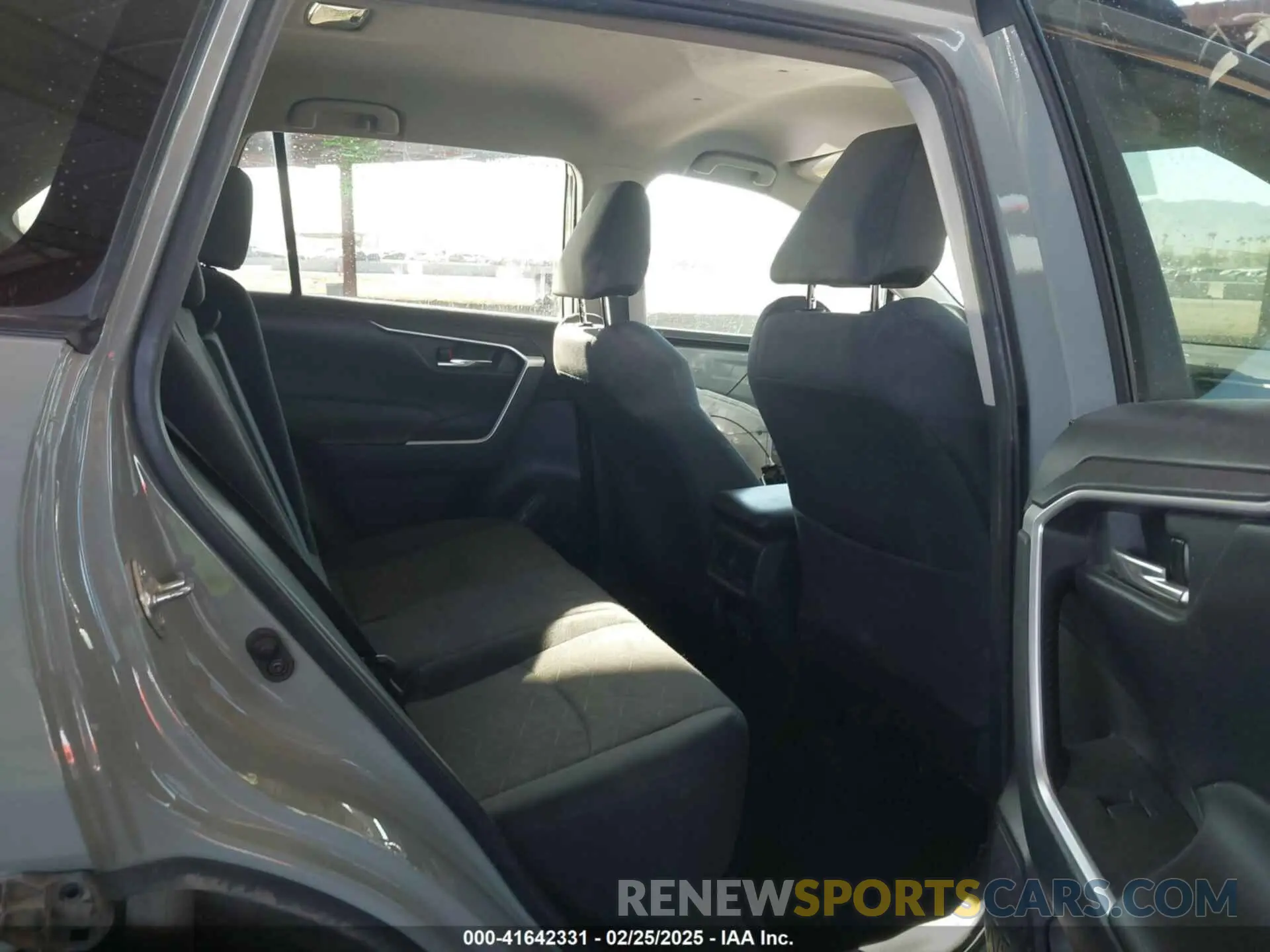 8 Фотография поврежденного автомобиля 2T3W1RFV1MW112984 TOYOTA RAV4 2021