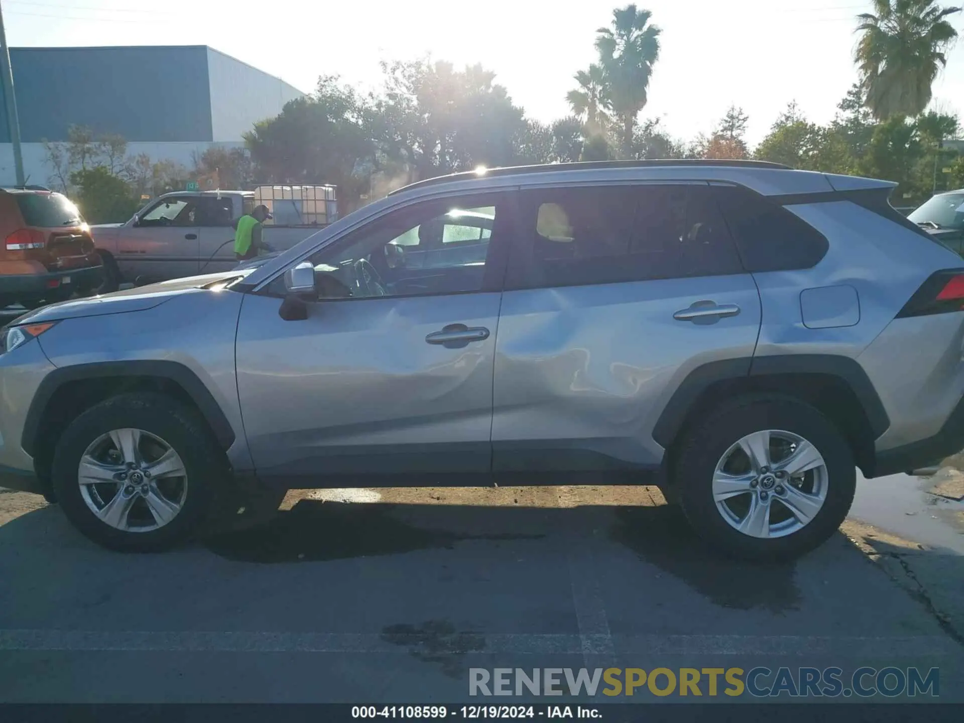 14 Photograph of a damaged car 2T3W1RFV1MW119434 TOYOTA RAV4 2021