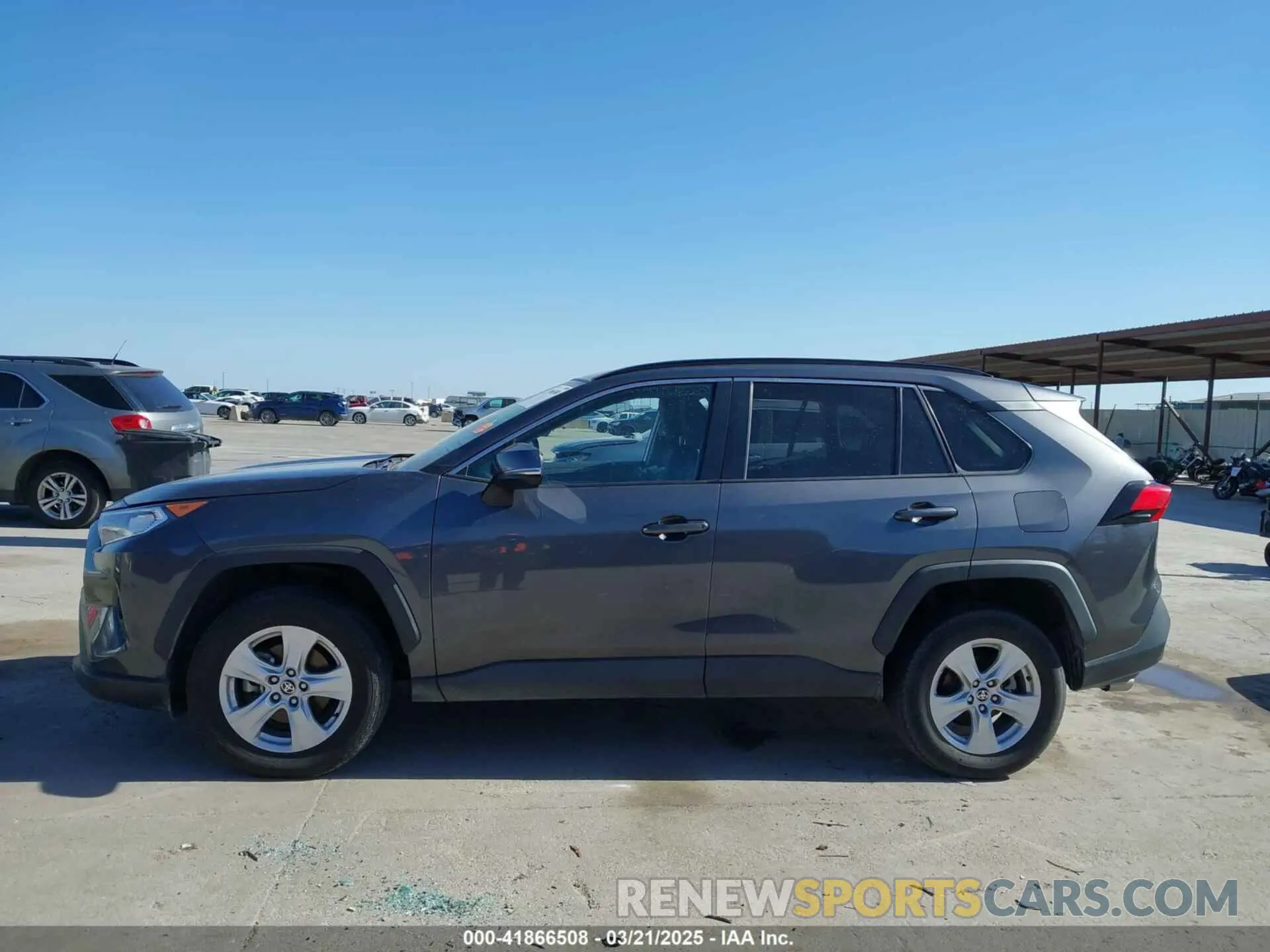 14 Photograph of a damaged car 2T3W1RFV1MW137173 TOYOTA RAV4 2021