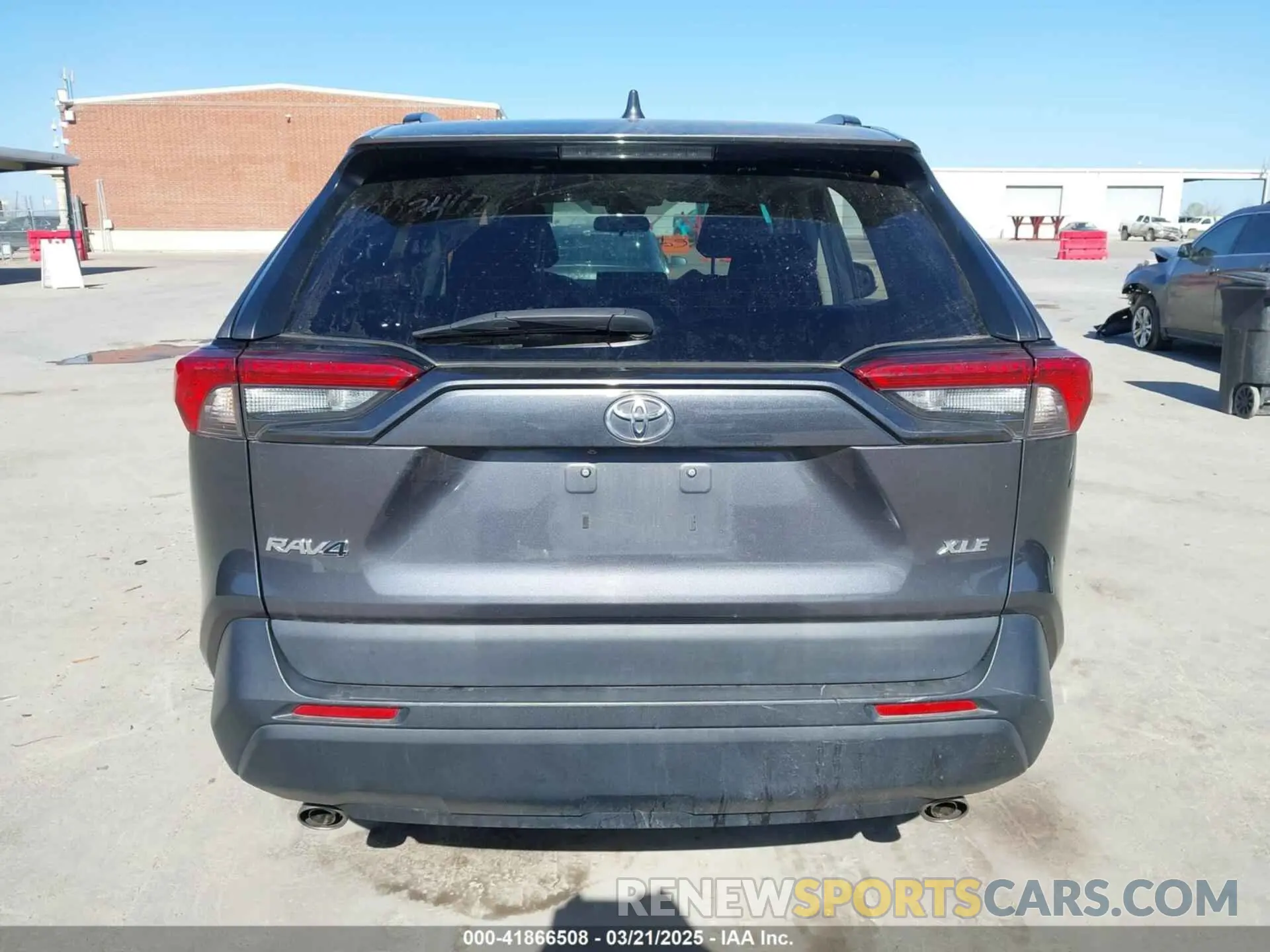 16 Photograph of a damaged car 2T3W1RFV1MW137173 TOYOTA RAV4 2021