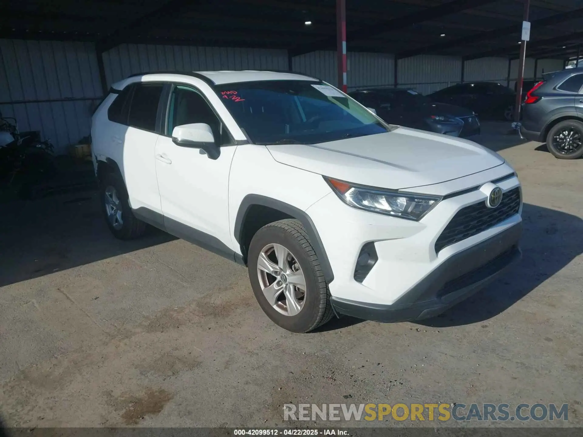 1 Фотография поврежденного автомобиля 2T3W1RFV2MC088180 TOYOTA RAV4 2021