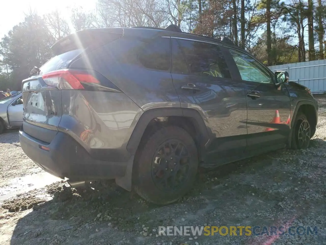 4 Photograph of a damaged car 2T3W1RFV2MC106905 TOYOTA RAV4 2021