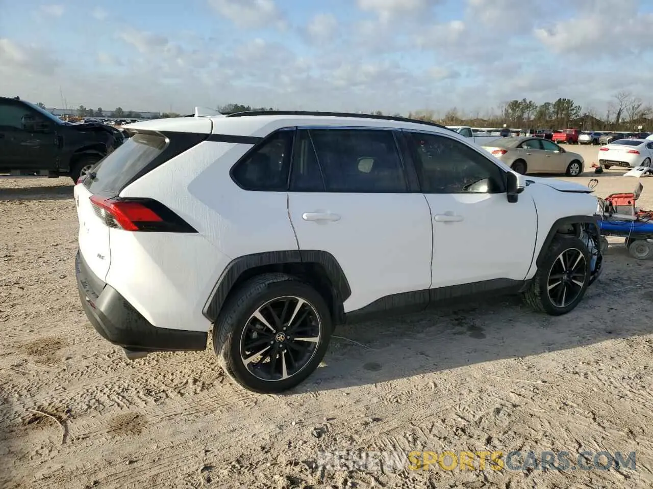 3 Фотография поврежденного автомобиля 2T3W1RFV2MC115409 TOYOTA RAV4 2021
