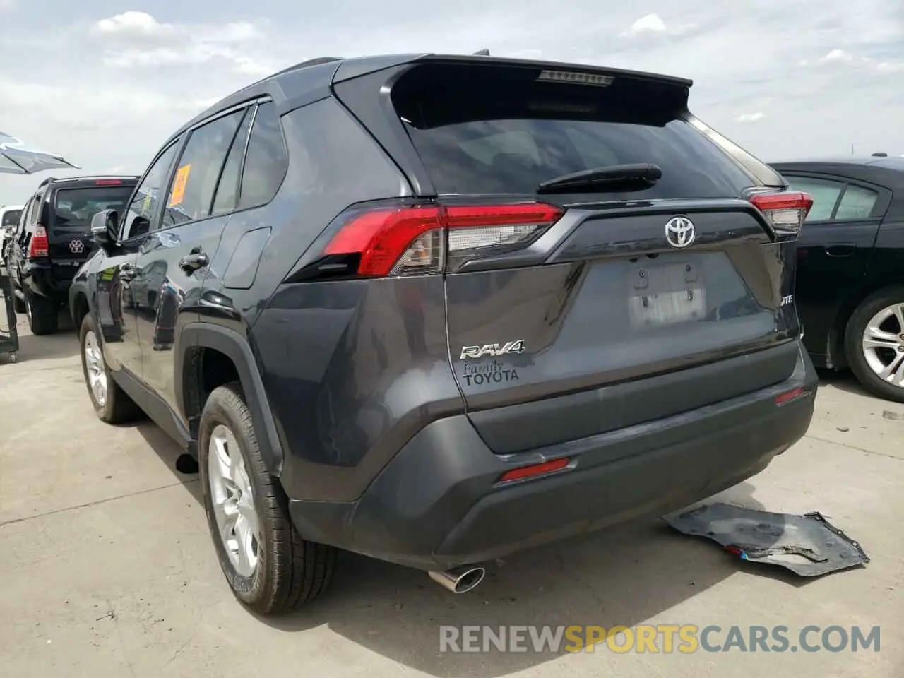 3 Photograph of a damaged car 2T3W1RFV2MC121484 TOYOTA RAV4 2021