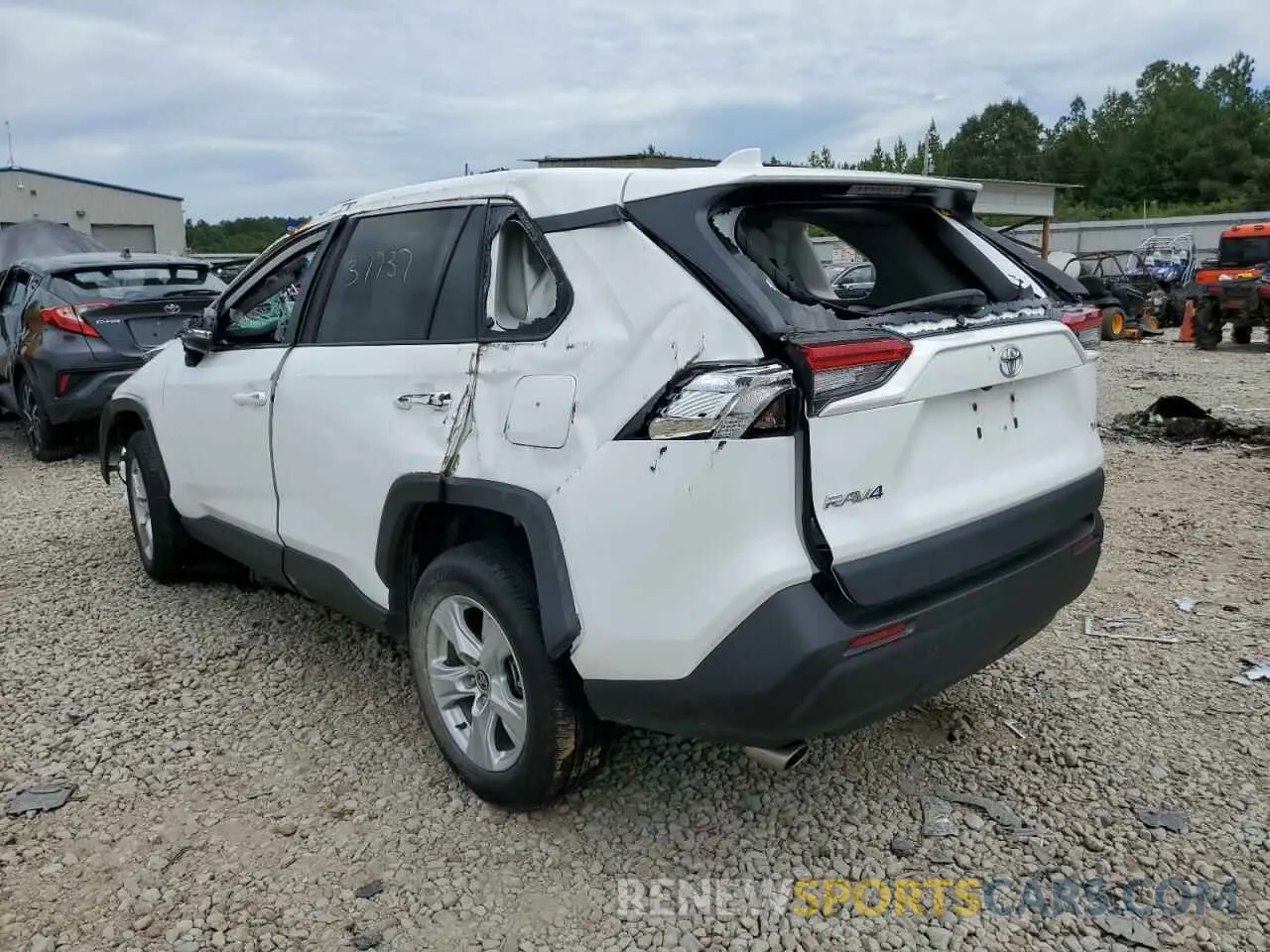 3 Photograph of a damaged car 2T3W1RFV2MC131044 TOYOTA RAV4 2021