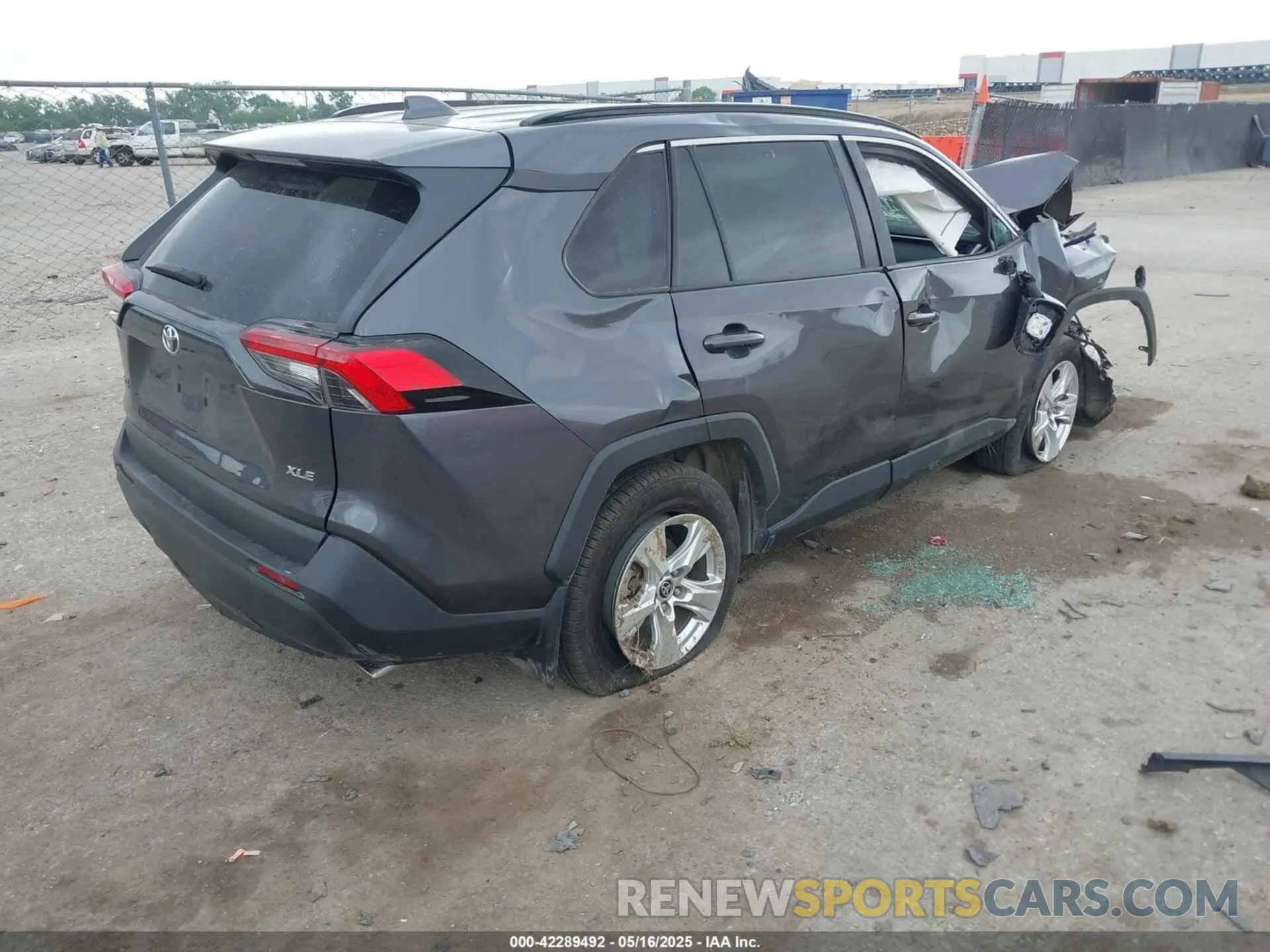 4 Фотография поврежденного автомобиля 2T3W1RFV2MC160236 TOYOTA RAV4 2021