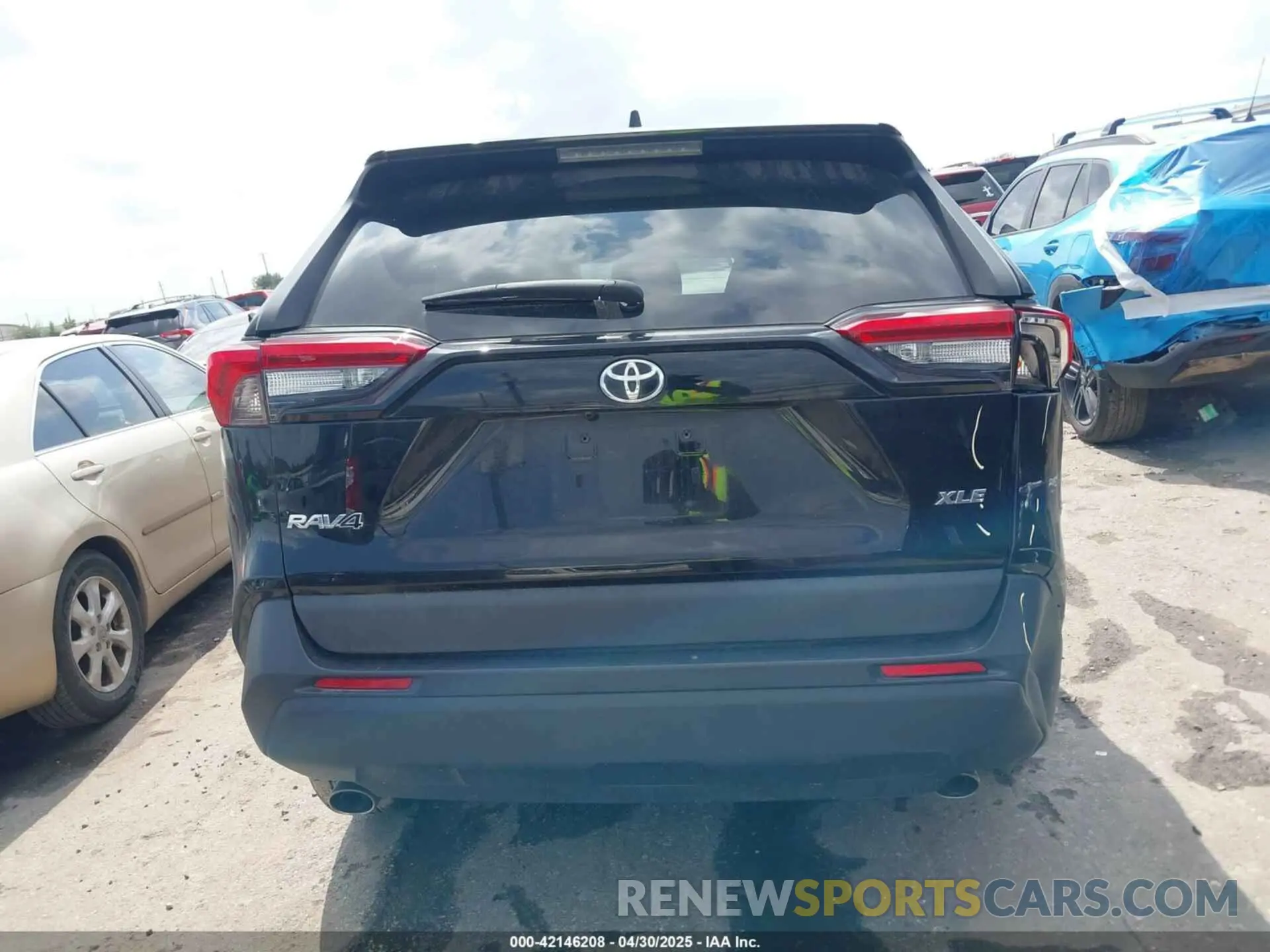 17 Photograph of a damaged car 2T3W1RFV2MW109141 TOYOTA RAV4 2021