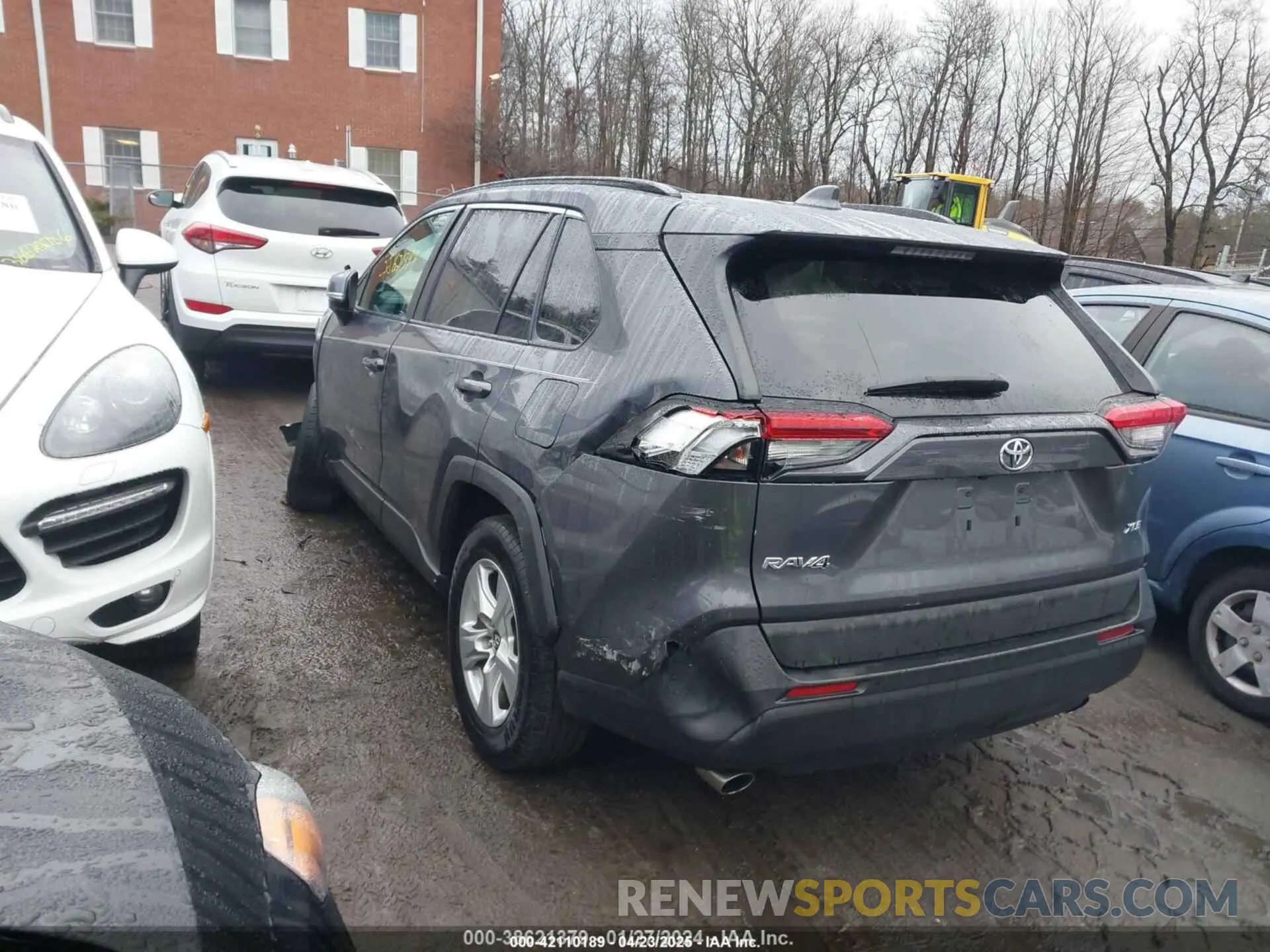 3 Photograph of a damaged car 2T3W1RFV2MW116333 TOYOTA RAV4 2021