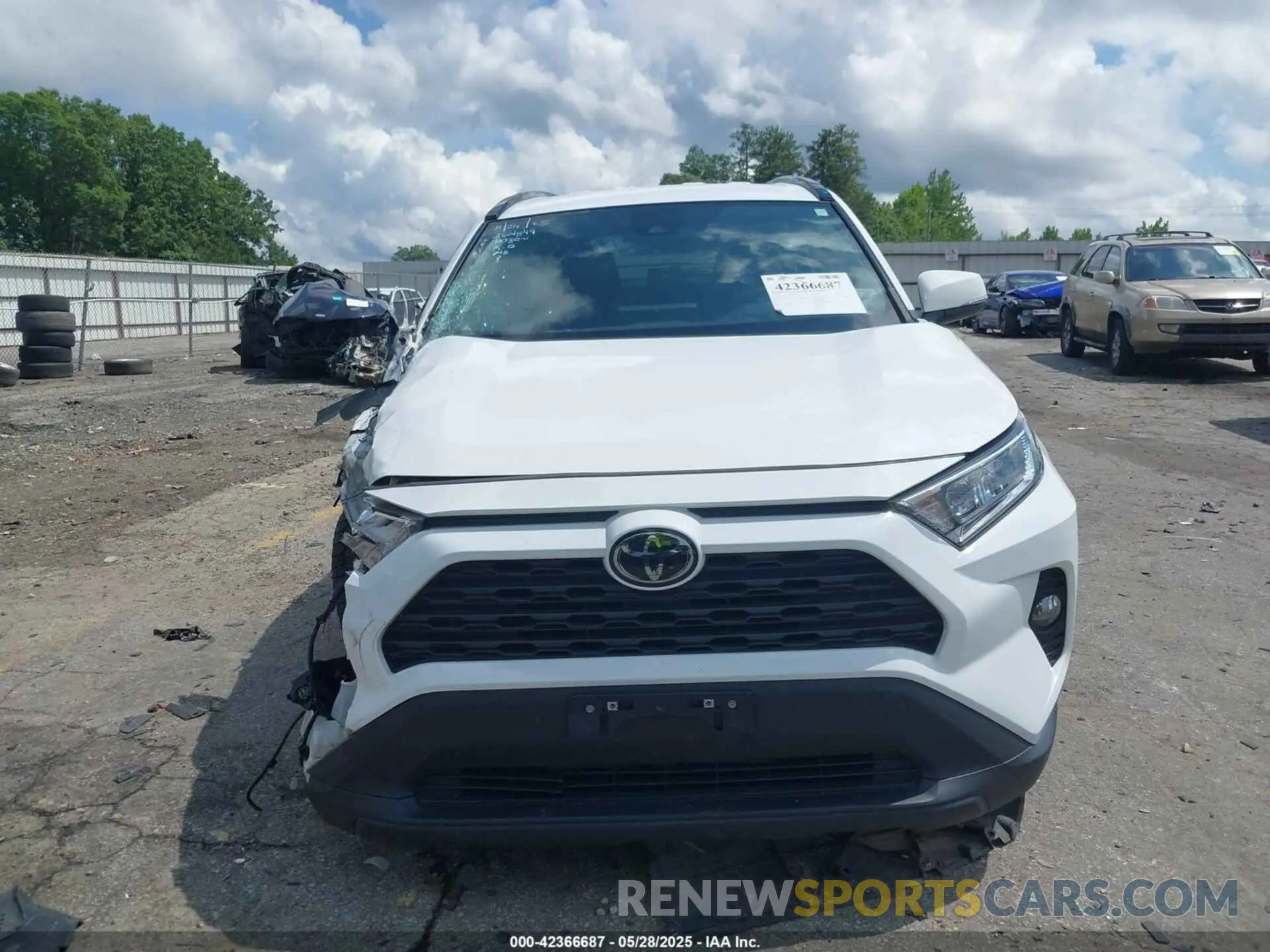 12 Photograph of a damaged car 2T3W1RFV2MW146030 TOYOTA RAV4 2021