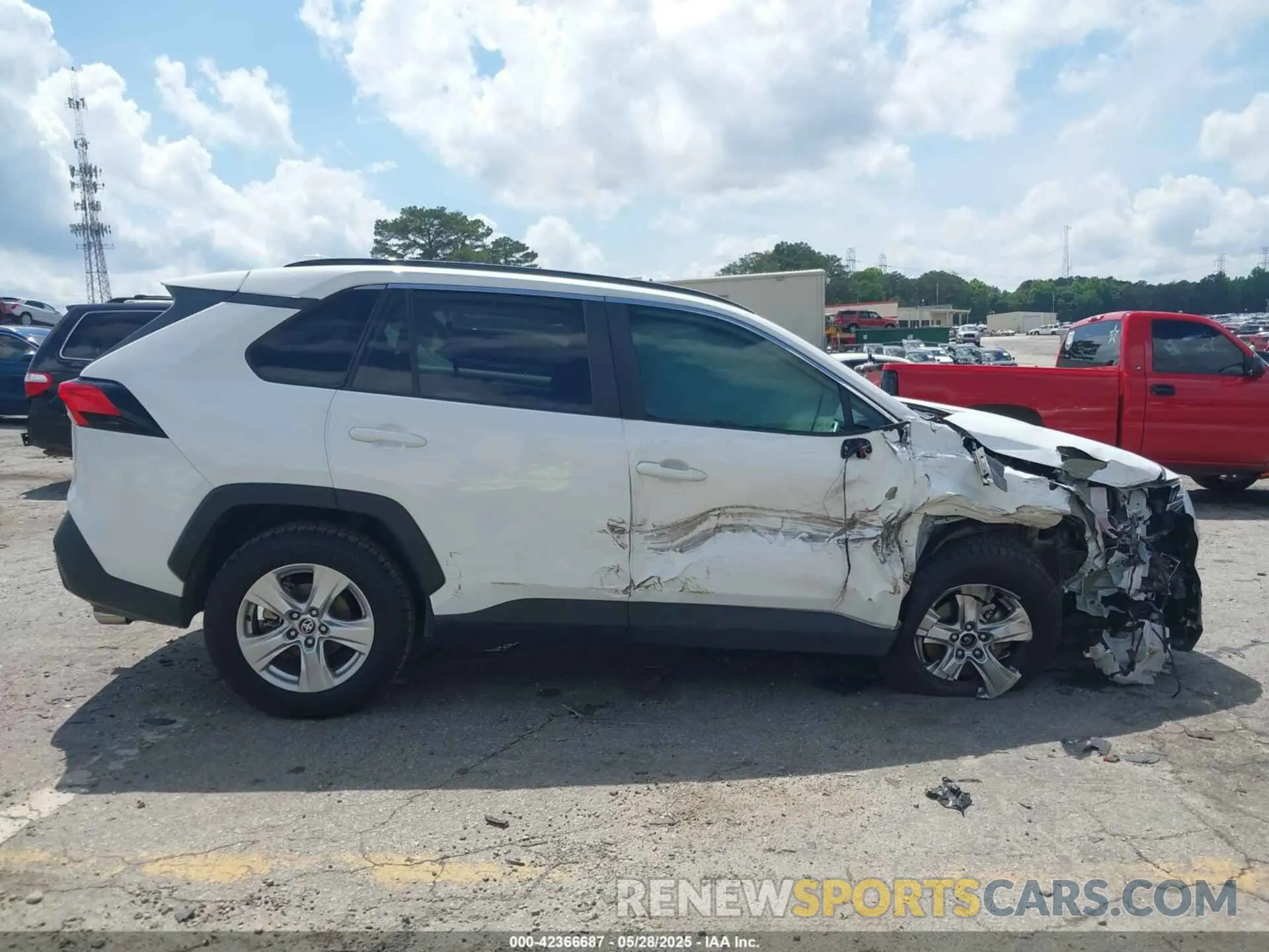 13 Photograph of a damaged car 2T3W1RFV2MW146030 TOYOTA RAV4 2021