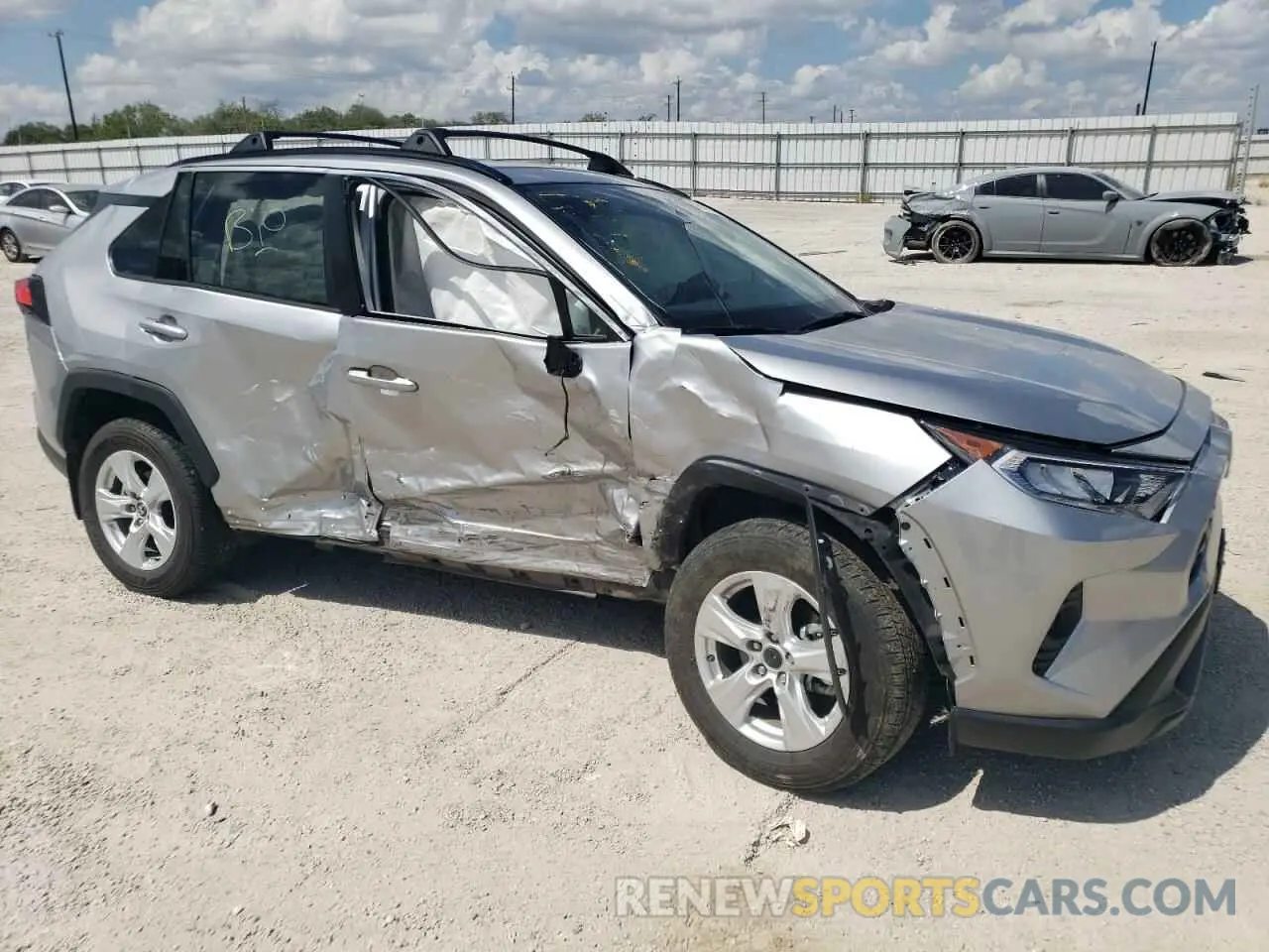 4 Фотография поврежденного автомобиля 2T3W1RFV3MC089533 TOYOTA RAV4 2021