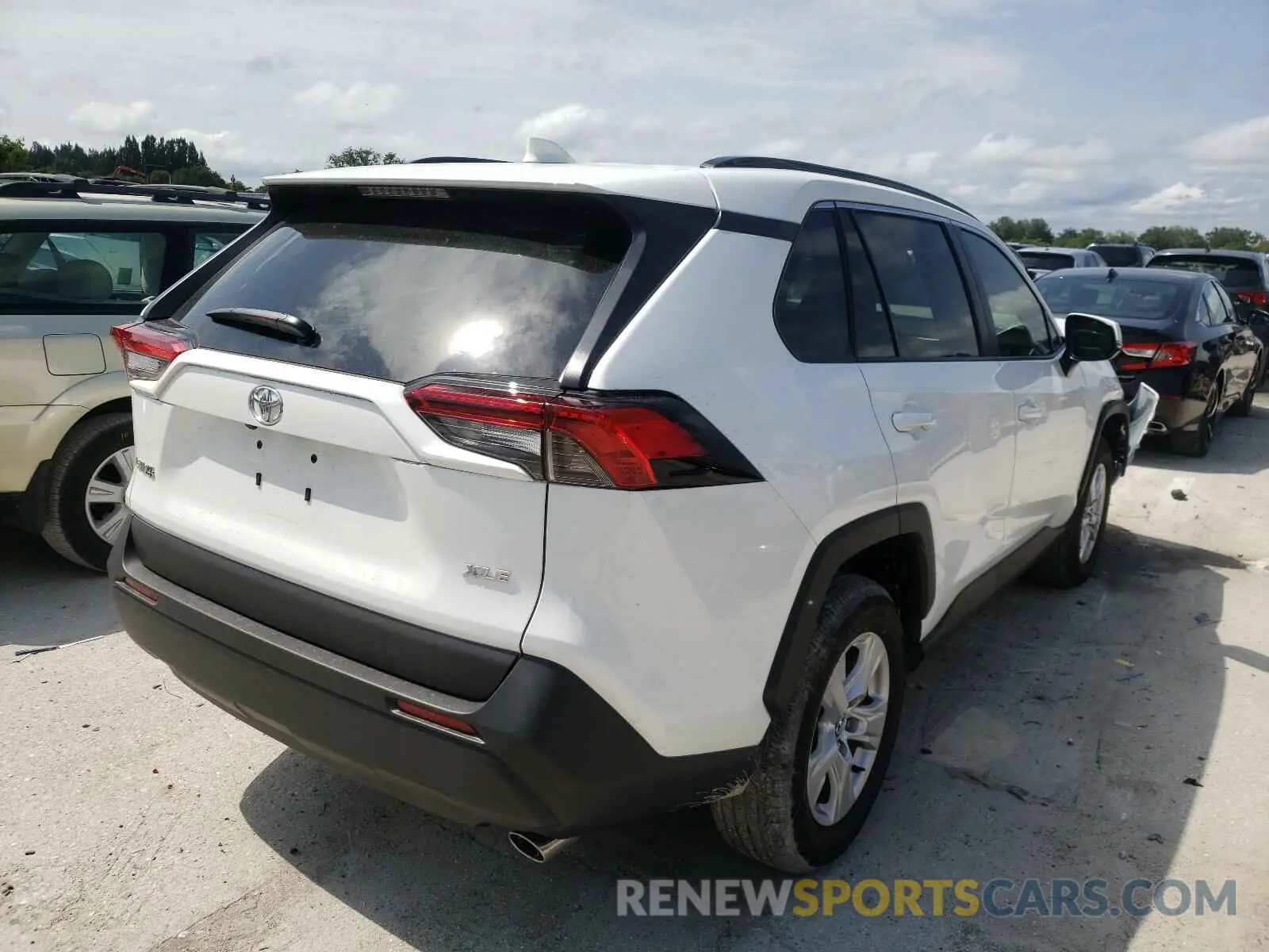 4 Photograph of a damaged car 2T3W1RFV3MC102541 TOYOTA RAV4 2021